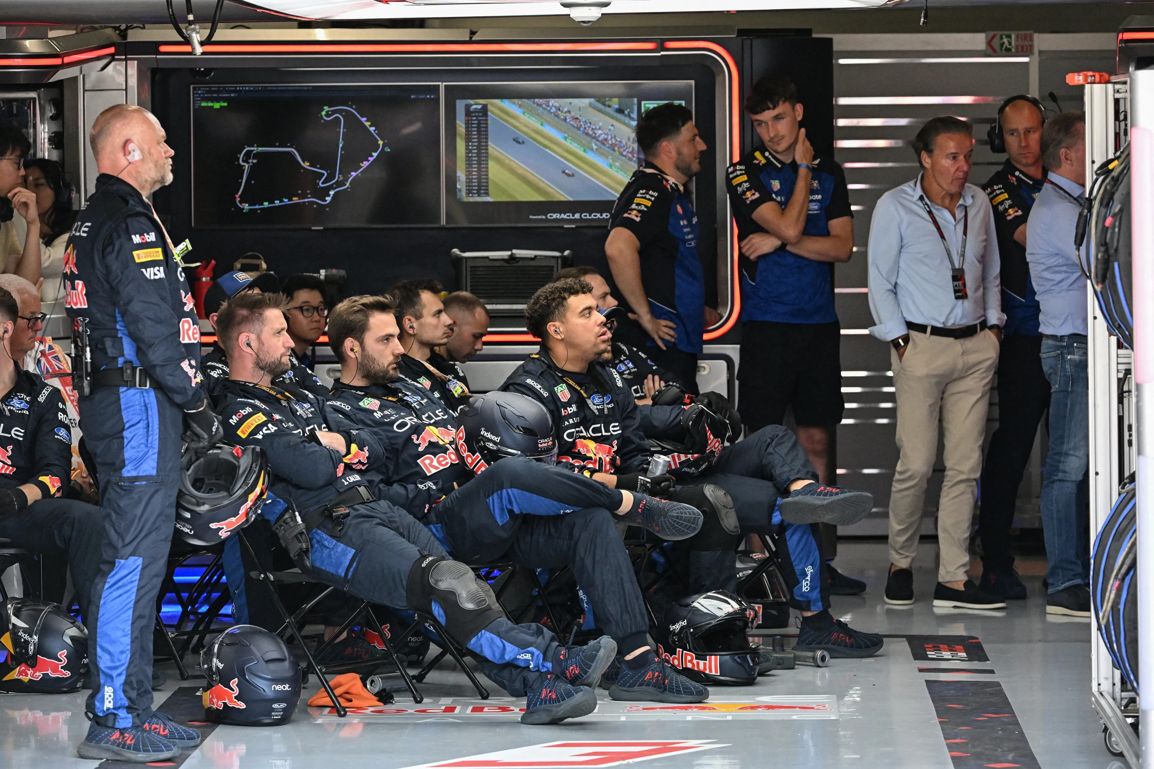 Max Verstappen valt uit in Grote Prijs van Groot-Brittannië 
