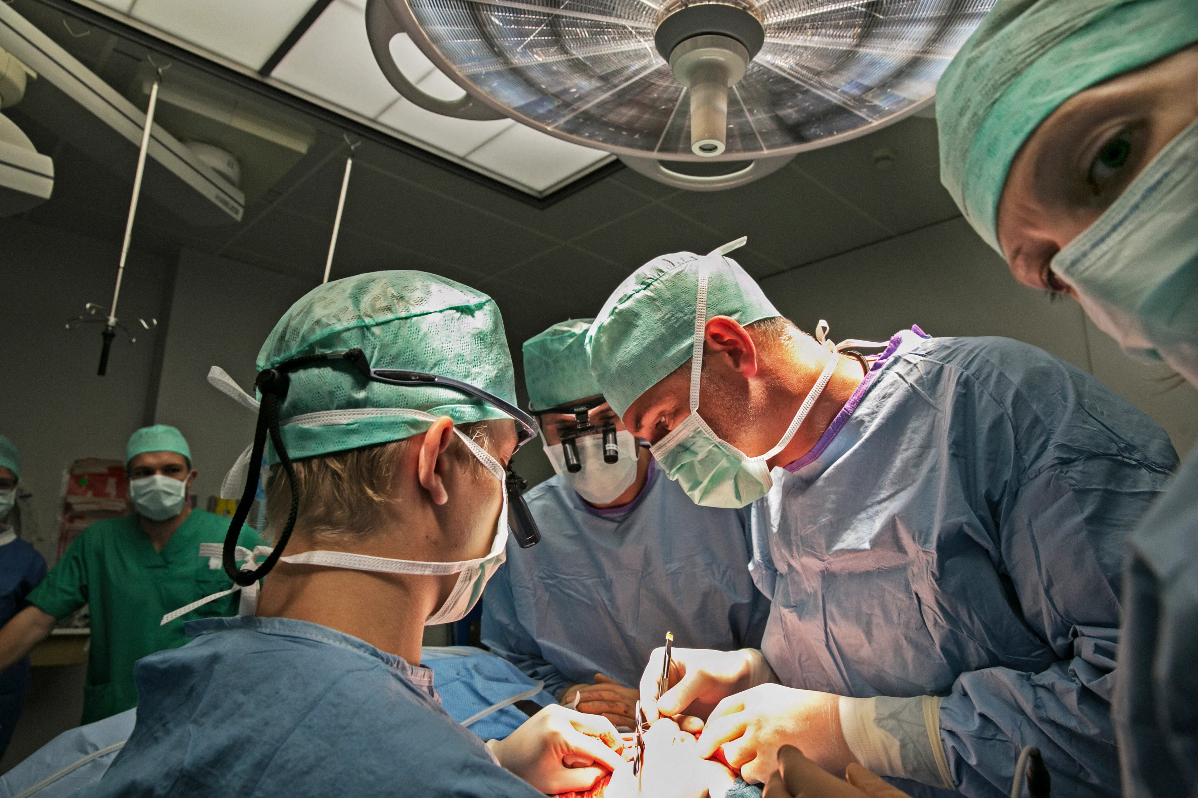 Siliconenpoli UMC overspoeld met vragen over implantaten na docu 'Moordtieten'