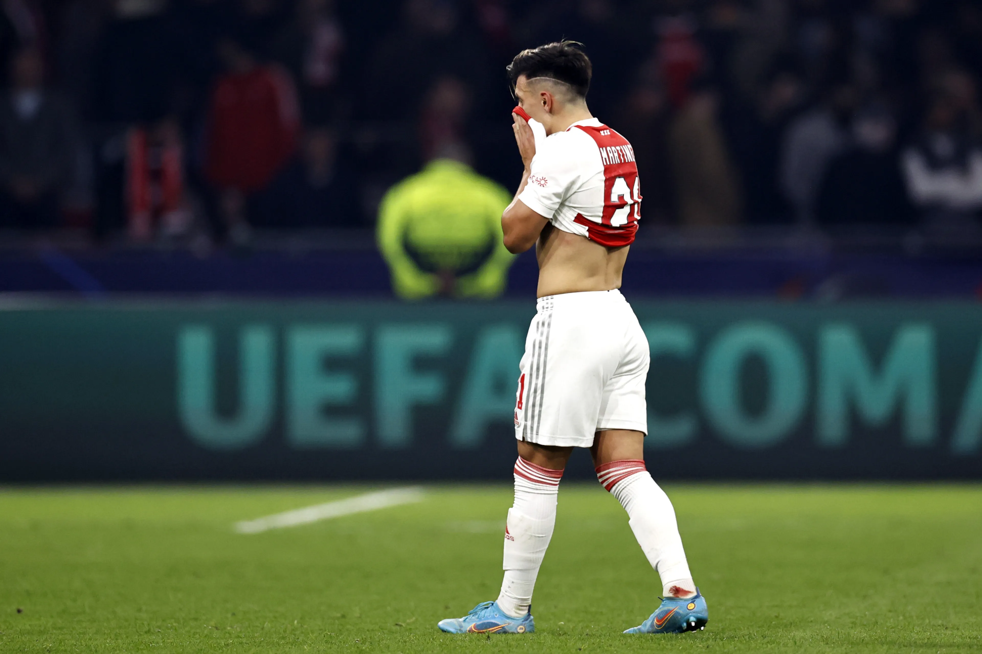 Ajax strandt in Champions League na 1-0 nederlaag tegen Benfica