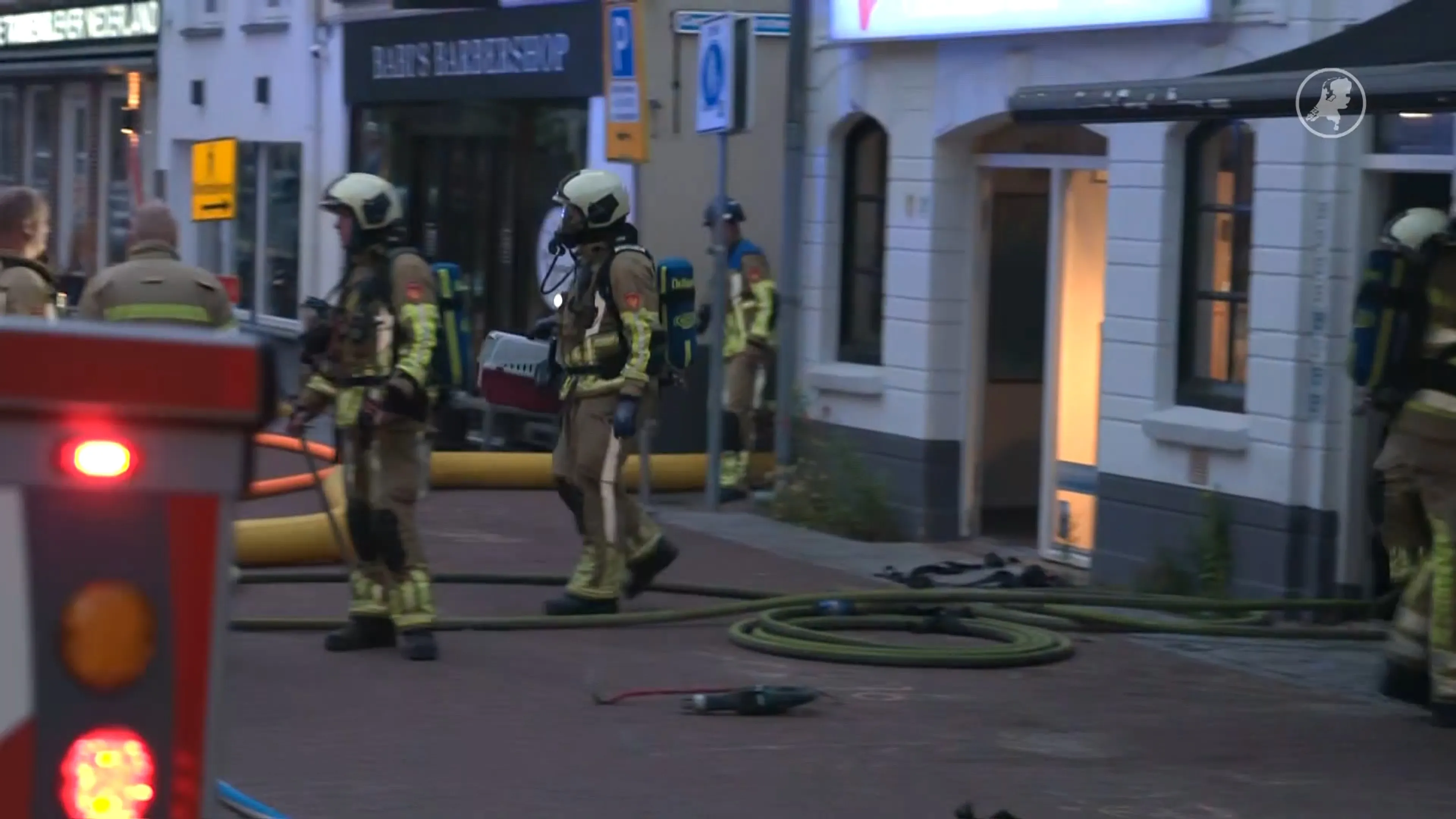 Acht woningen ontruimd bij zeer grote brand in binnenstad Woerden