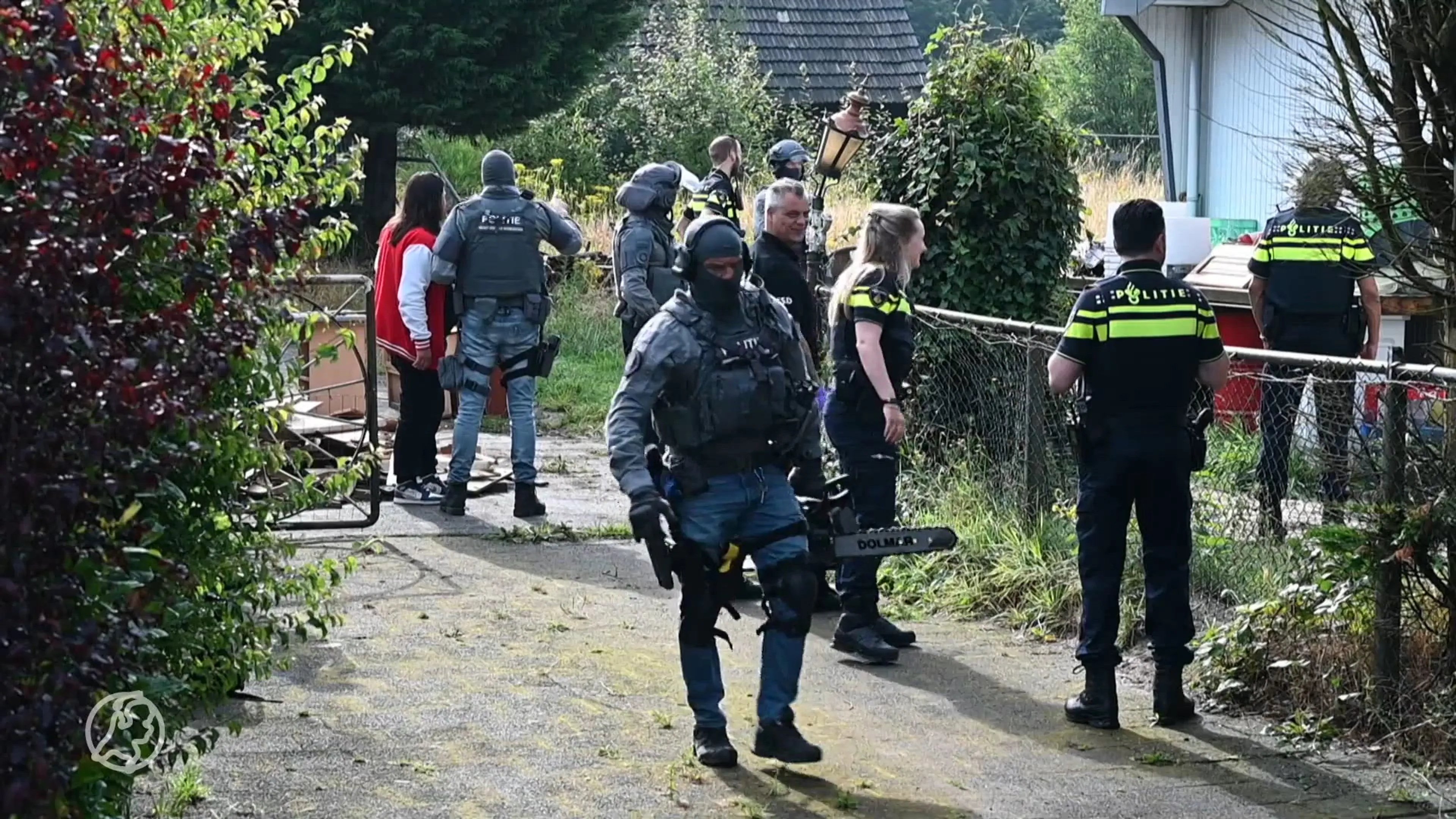 Arrestatieteam pakt 73-jarige 'topcrimineel' op tijdens inval in Hulten