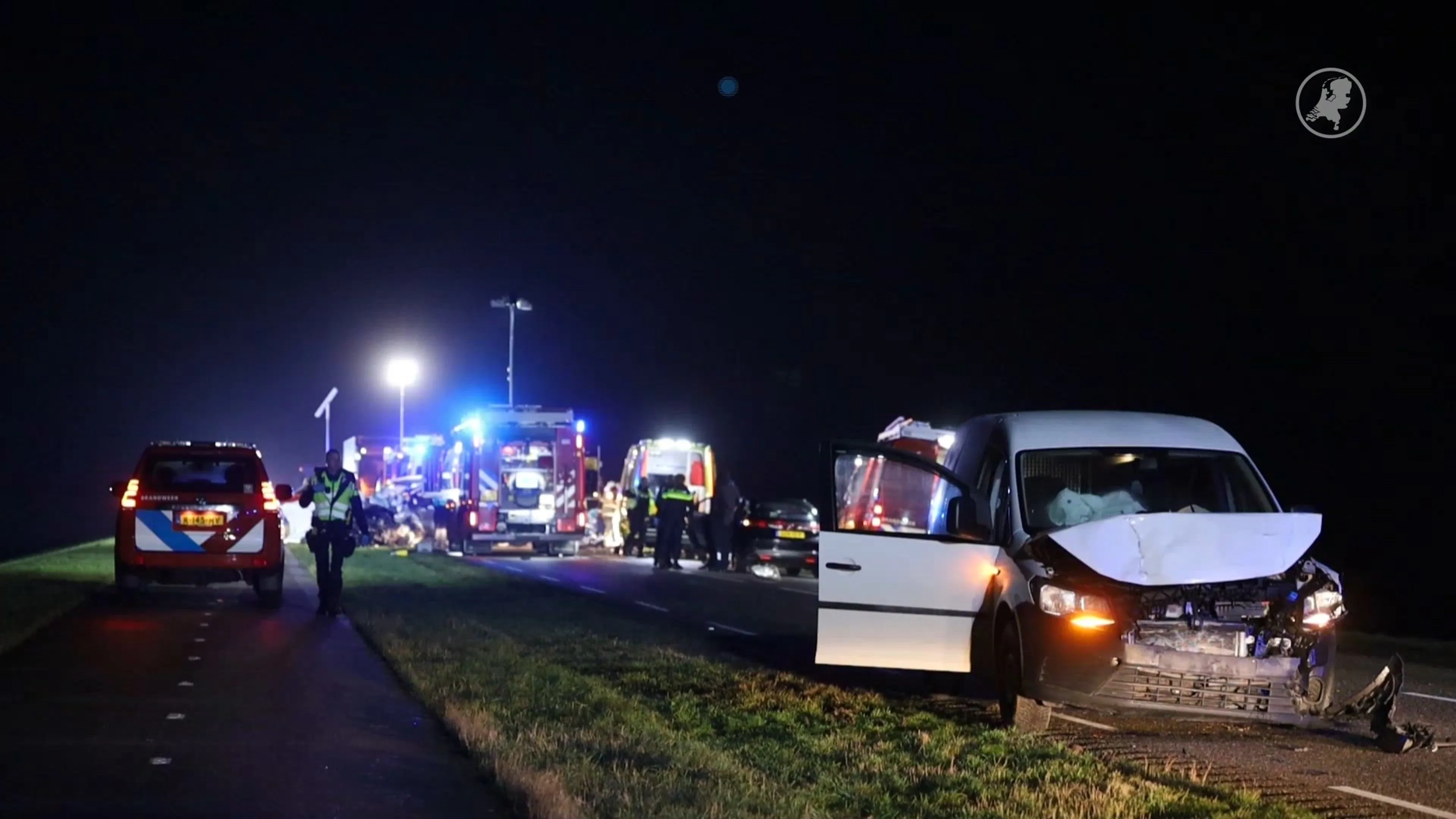 Dode en gewonden bij frontale botsing op Oostvaardersdijk
