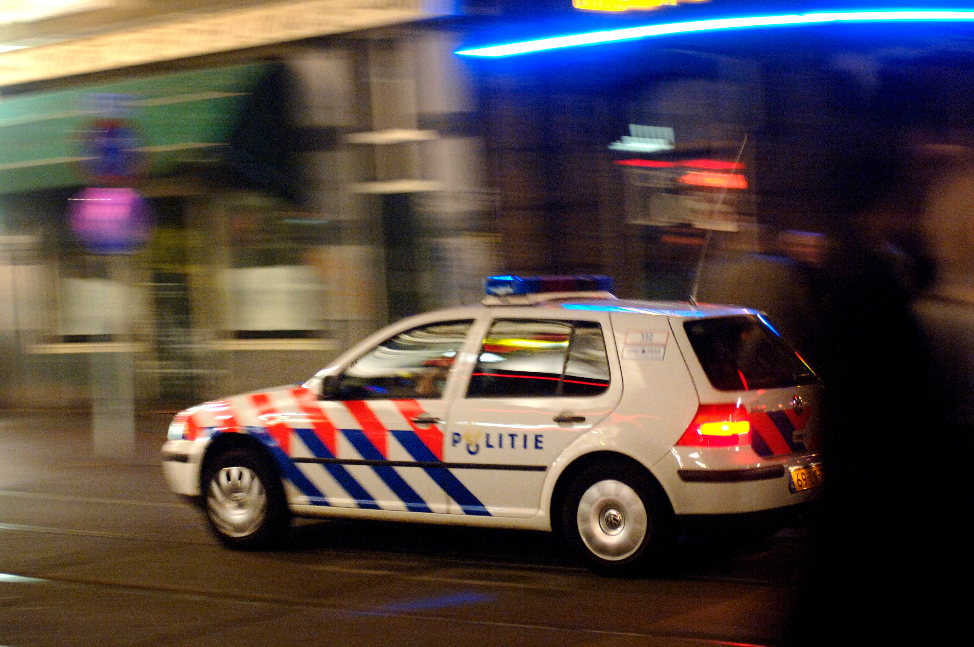 Verdachte van zware mishandeling in Roosendaal bespuugt en bedreigt agenten