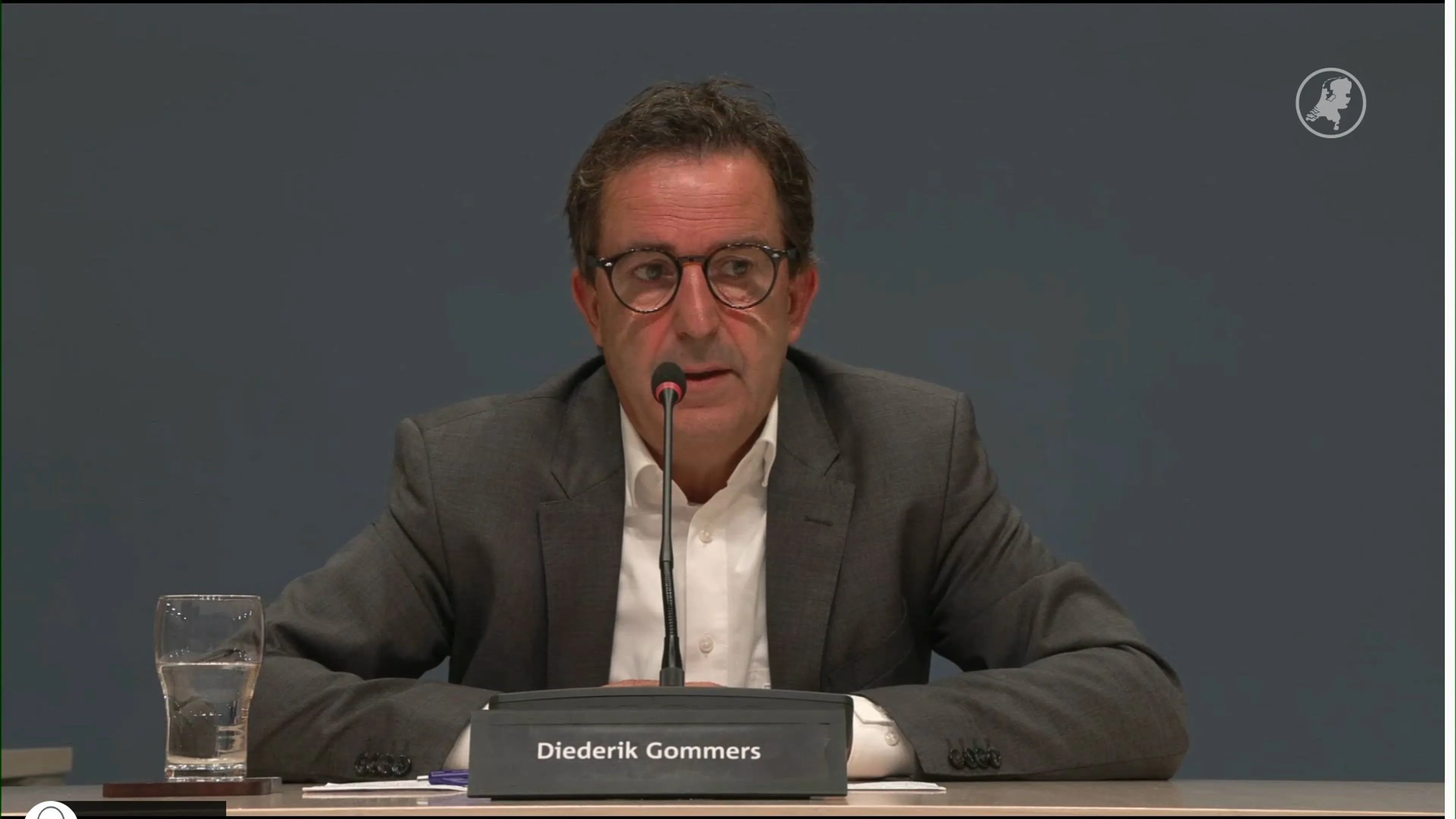 Gommers in coronaverhoor: 'Knetterde in het Catshuis'