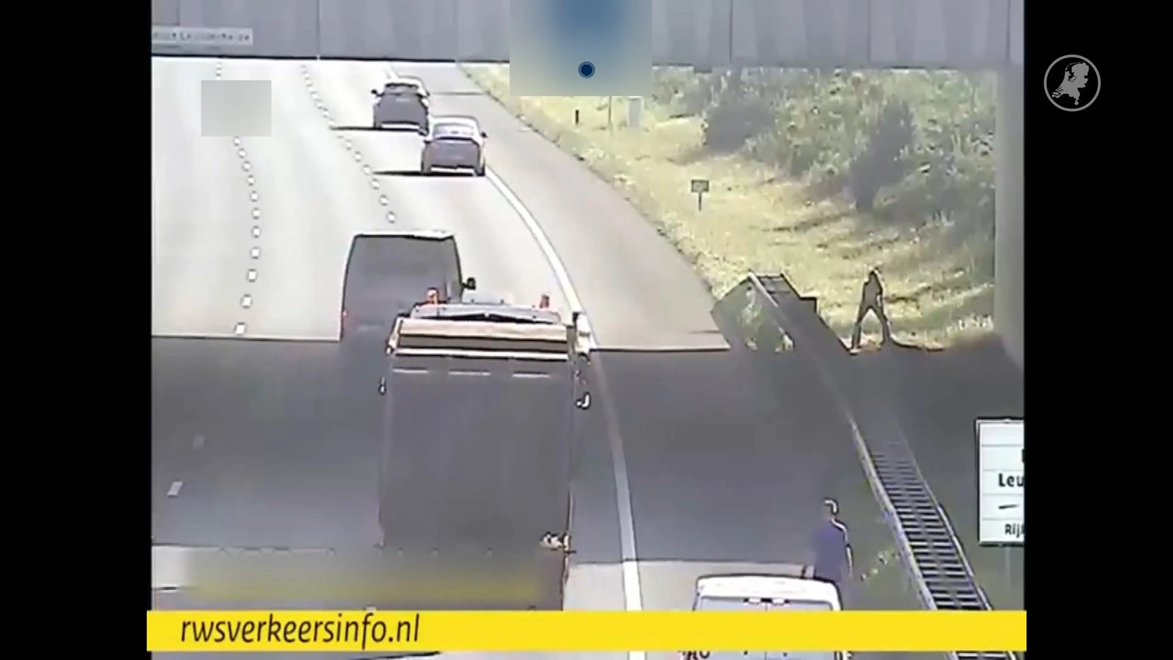 Loslopende hond legt A28 stil en steekt snelweg over