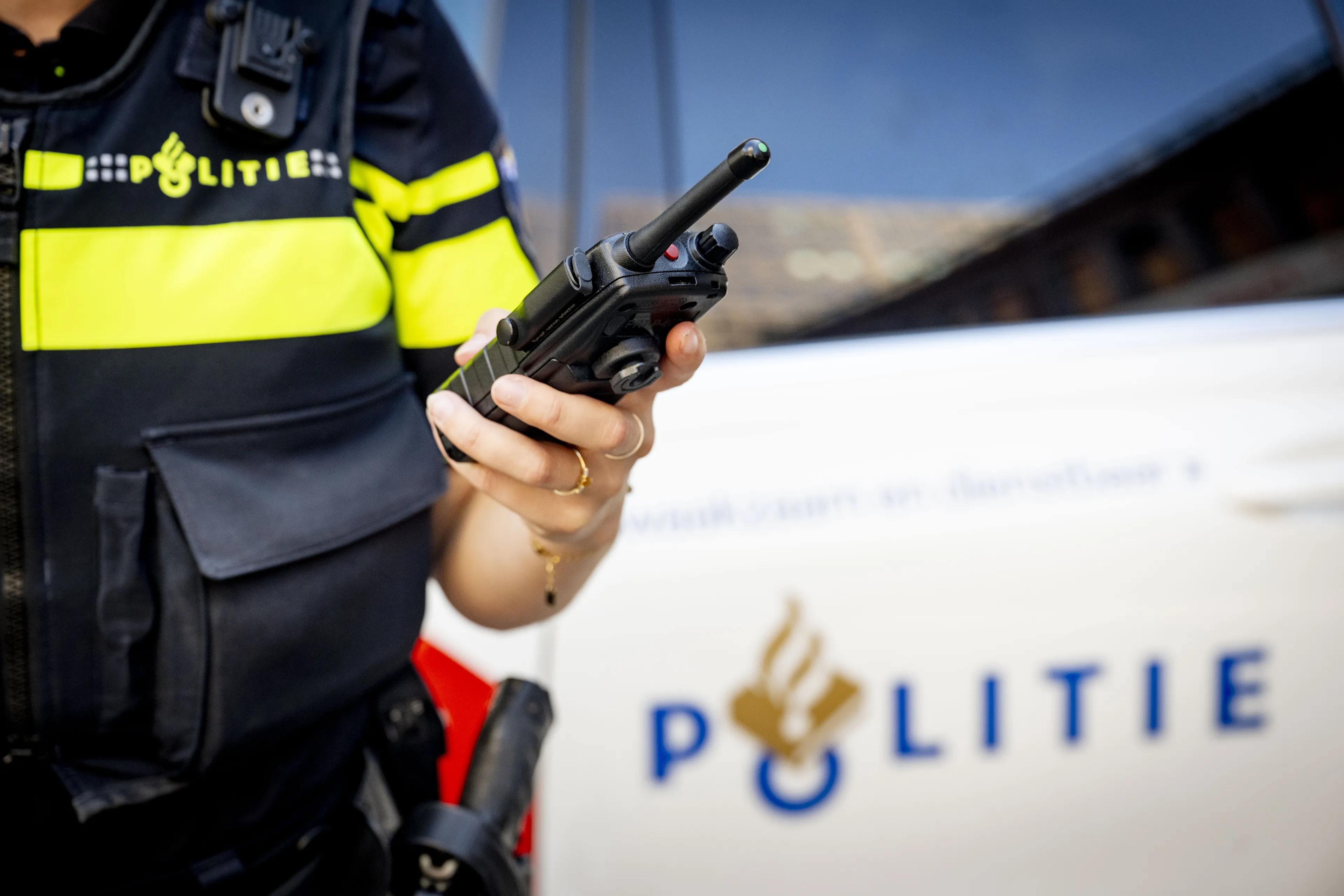 Opa maakt beschonken rit op A28 met kleinkind op achterbank