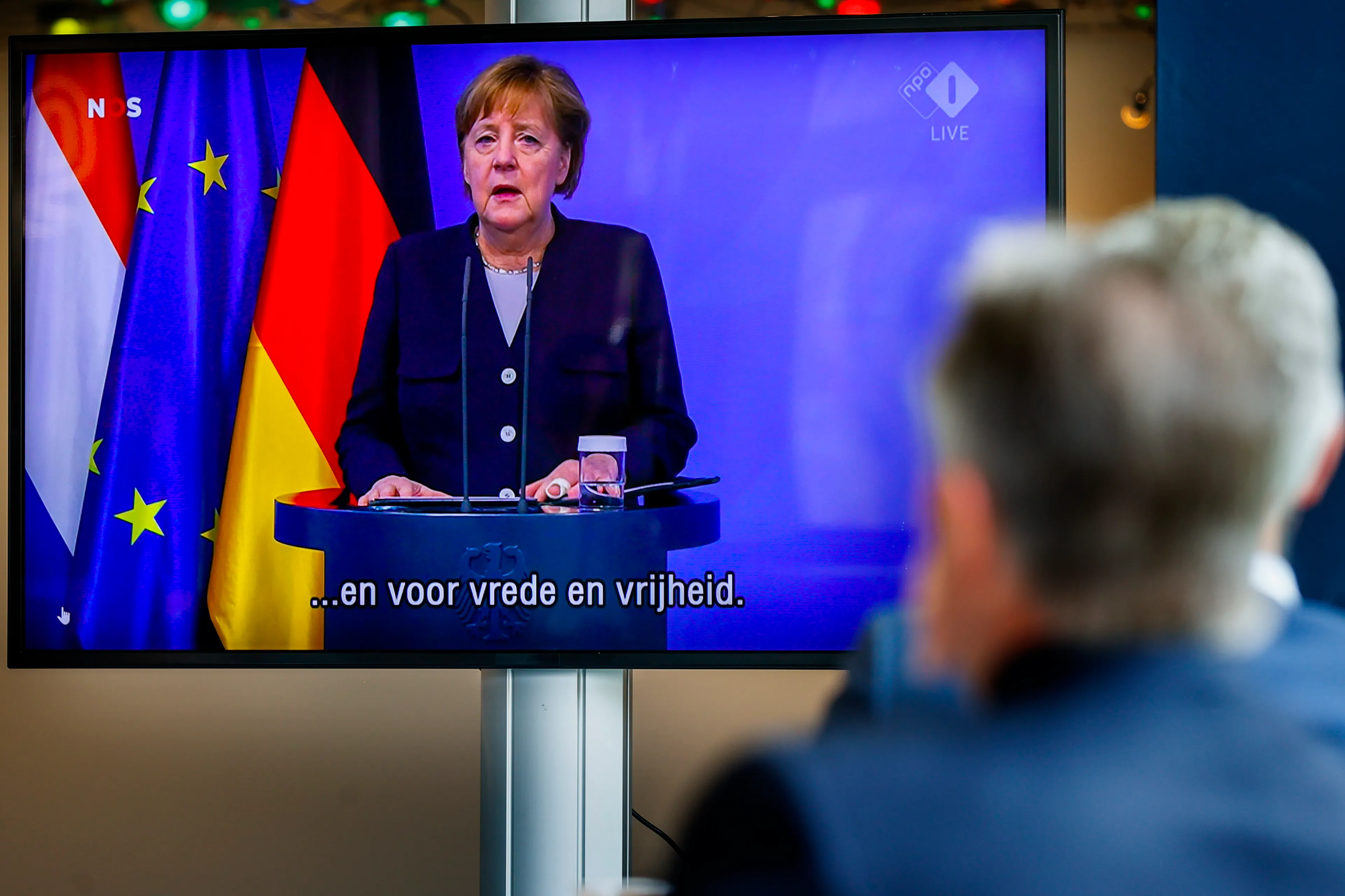 Merkel in 5 mei-lezing: Duitse misdaden verjaren niet