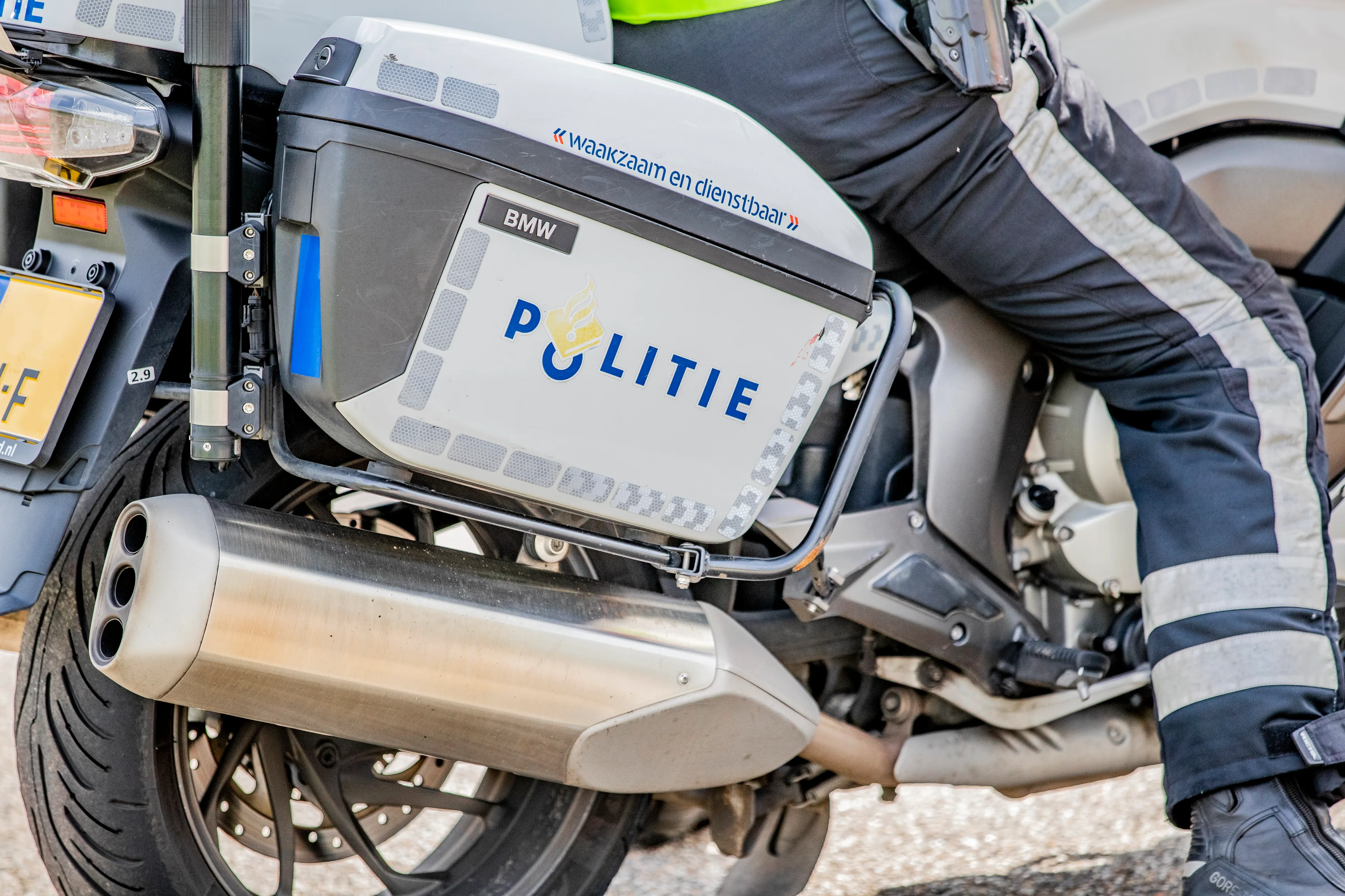 Scooterrijder mishandeld en bedreigd met vuurwapen na verkeersruzie