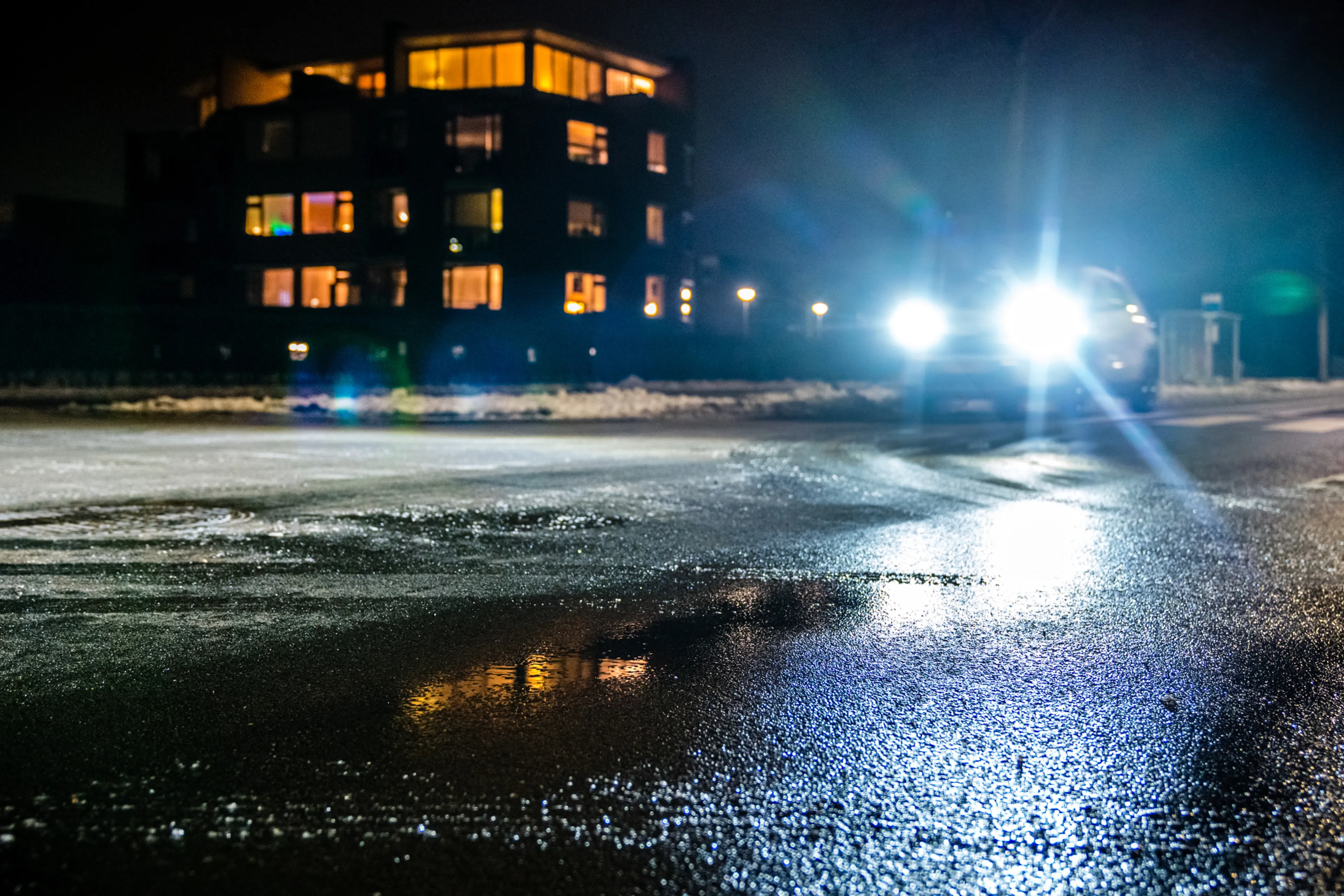 Strooiwagens weer de weg op: code geel om gladheid, ook kans op ijzel