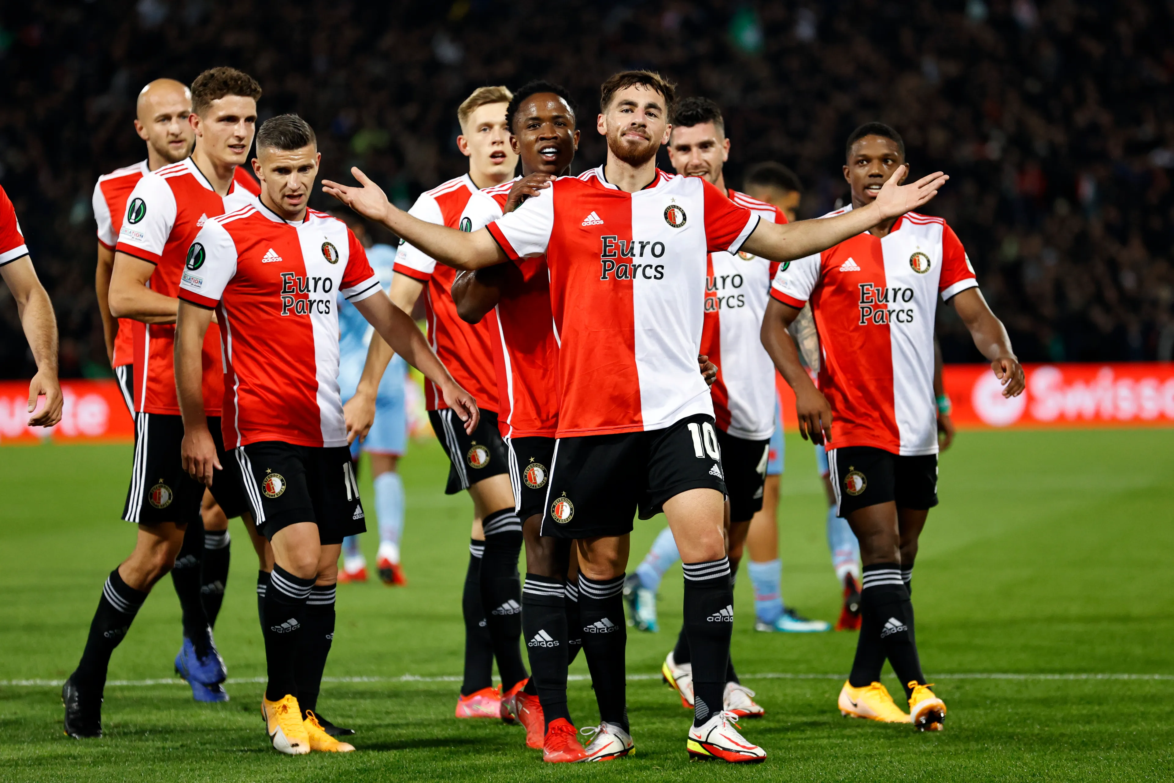 Nederlands voetbal zit weer in de lift na overwinningen in Europa