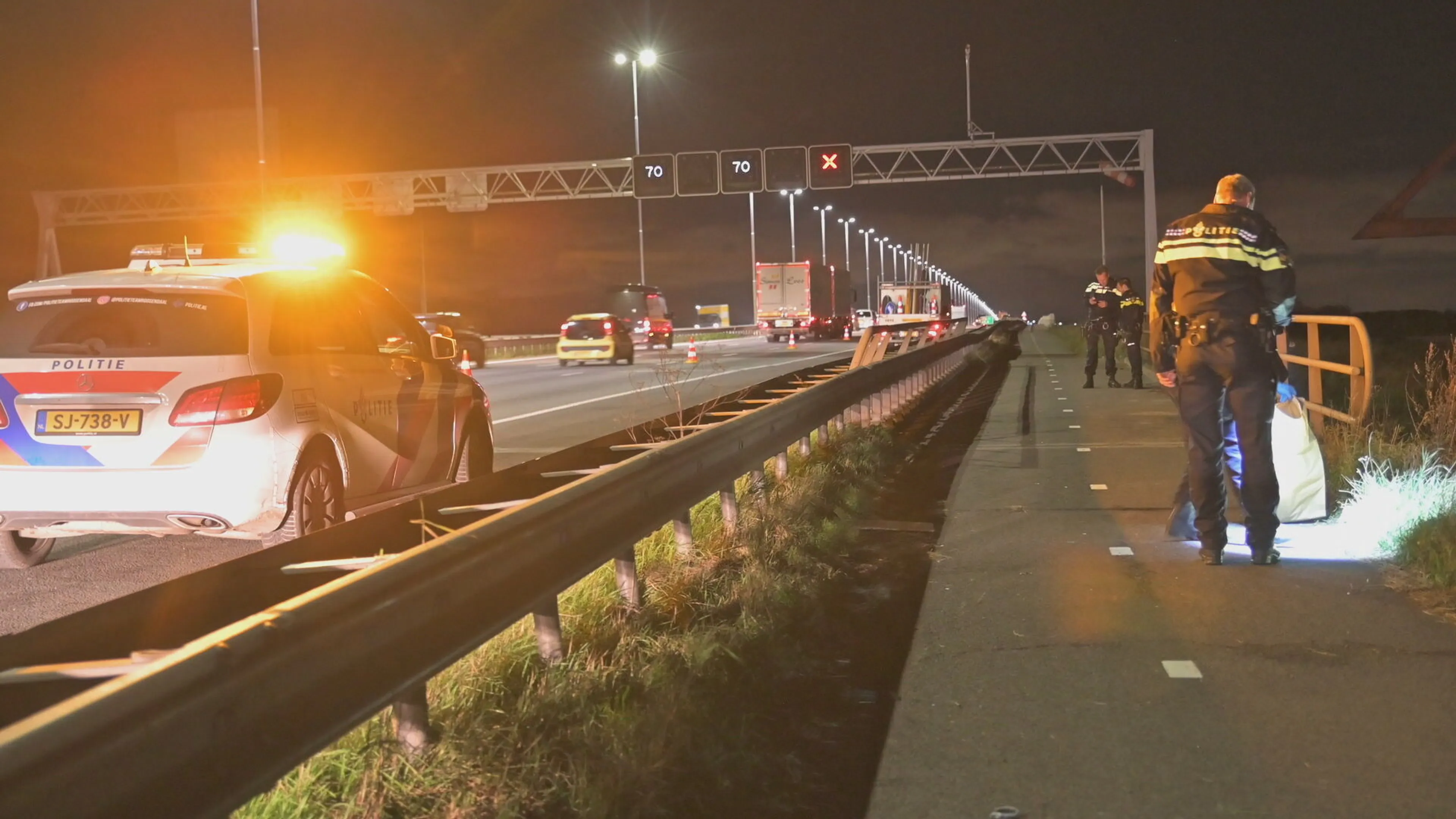 Jongen (8) gewond na aanrijding langs de A16, bestuurder slaat op de vlucht