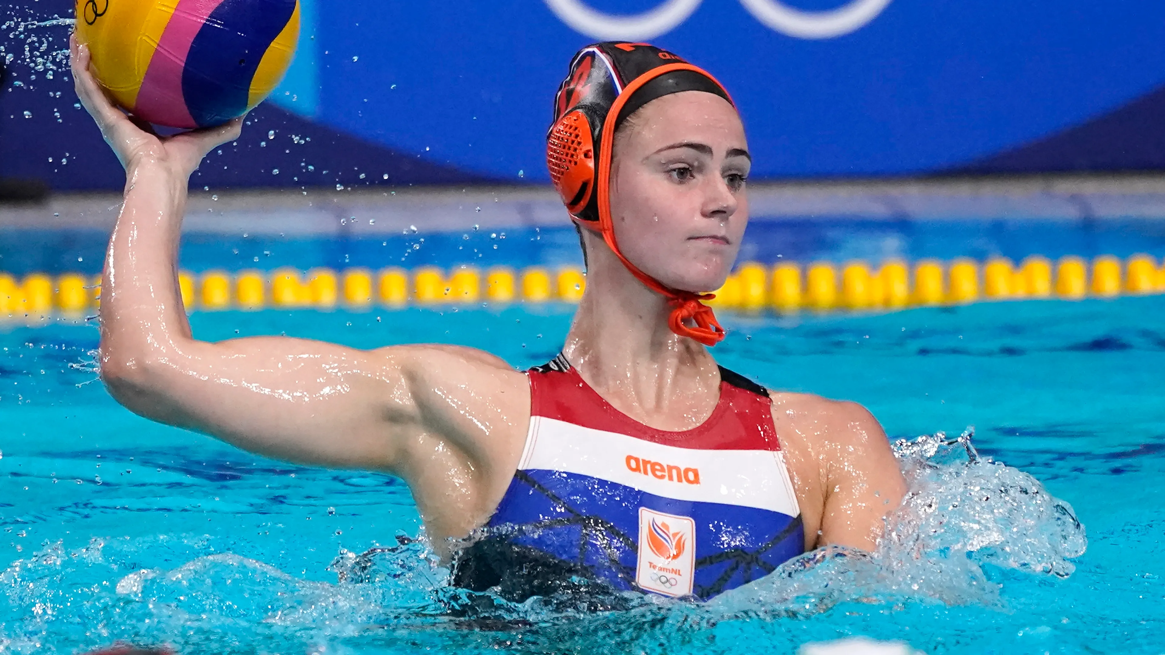Waterpolosters trappelen om plek in halve finale na monsterzege op Zuid-Afrika
