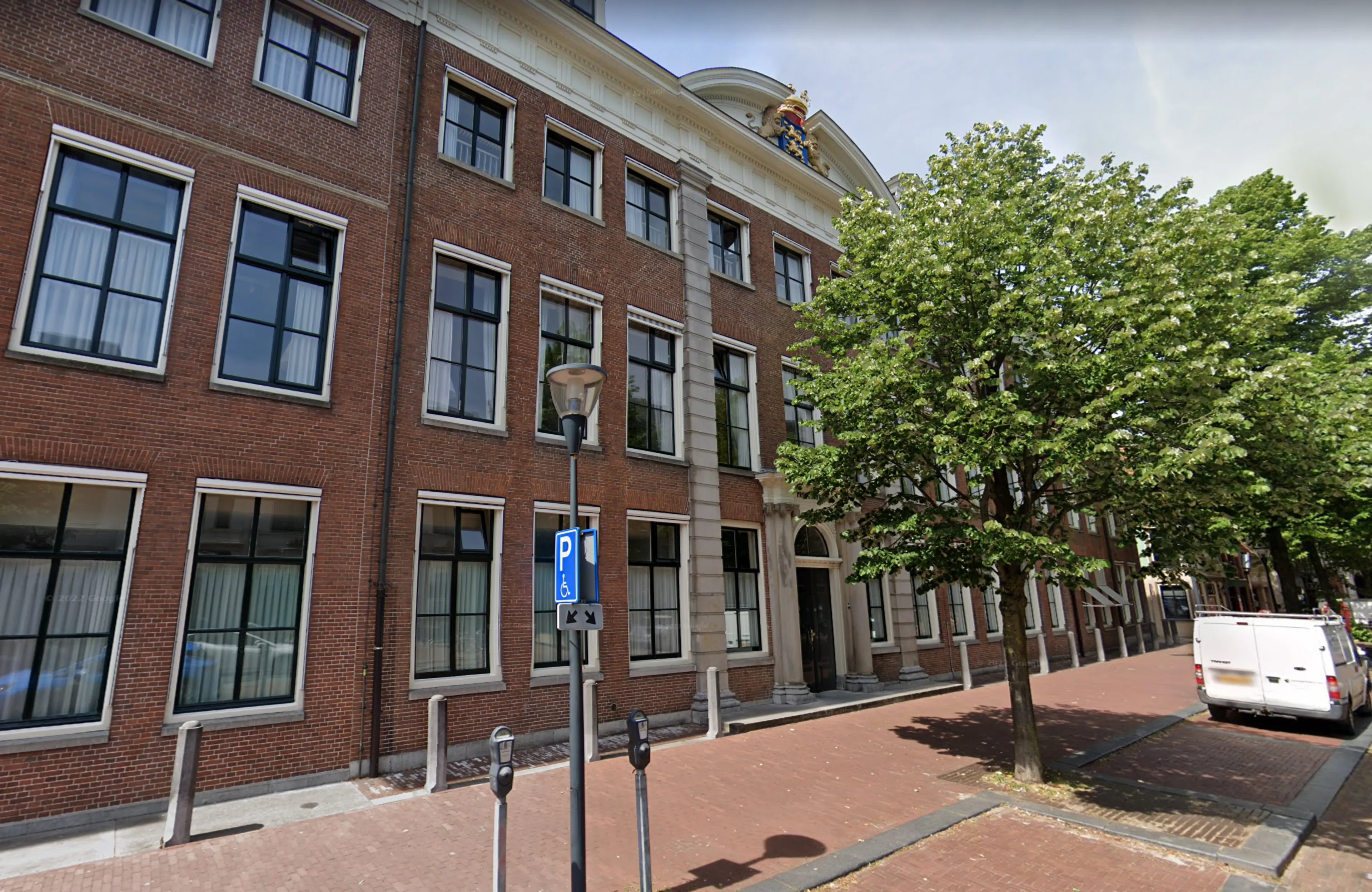 Provinciehuis Leeuwarden gesloten en omgeving ontruimd om 'serieuze dreiging'