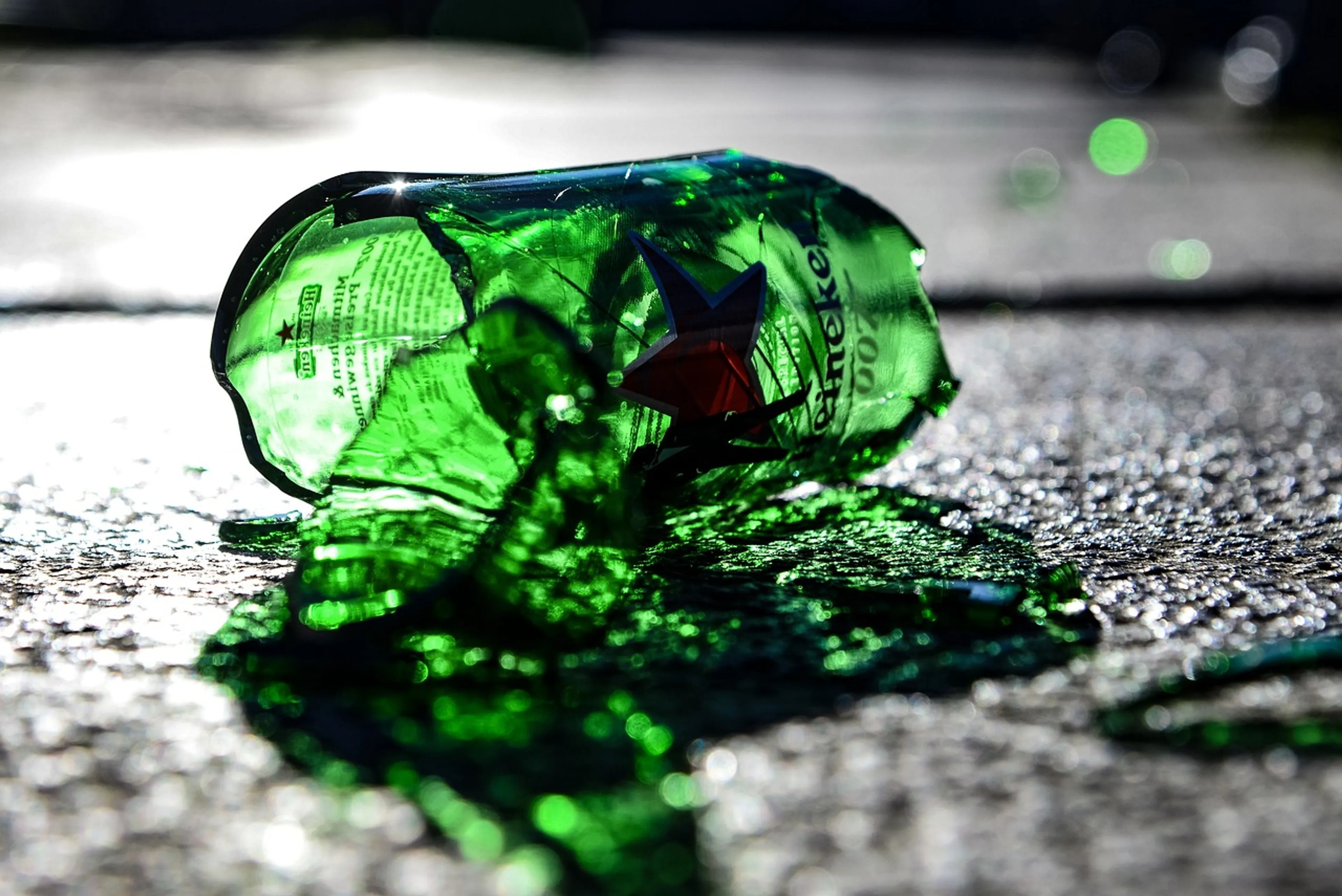 Man slaat fles kapot op hoofd van 24-jarige Tilburger