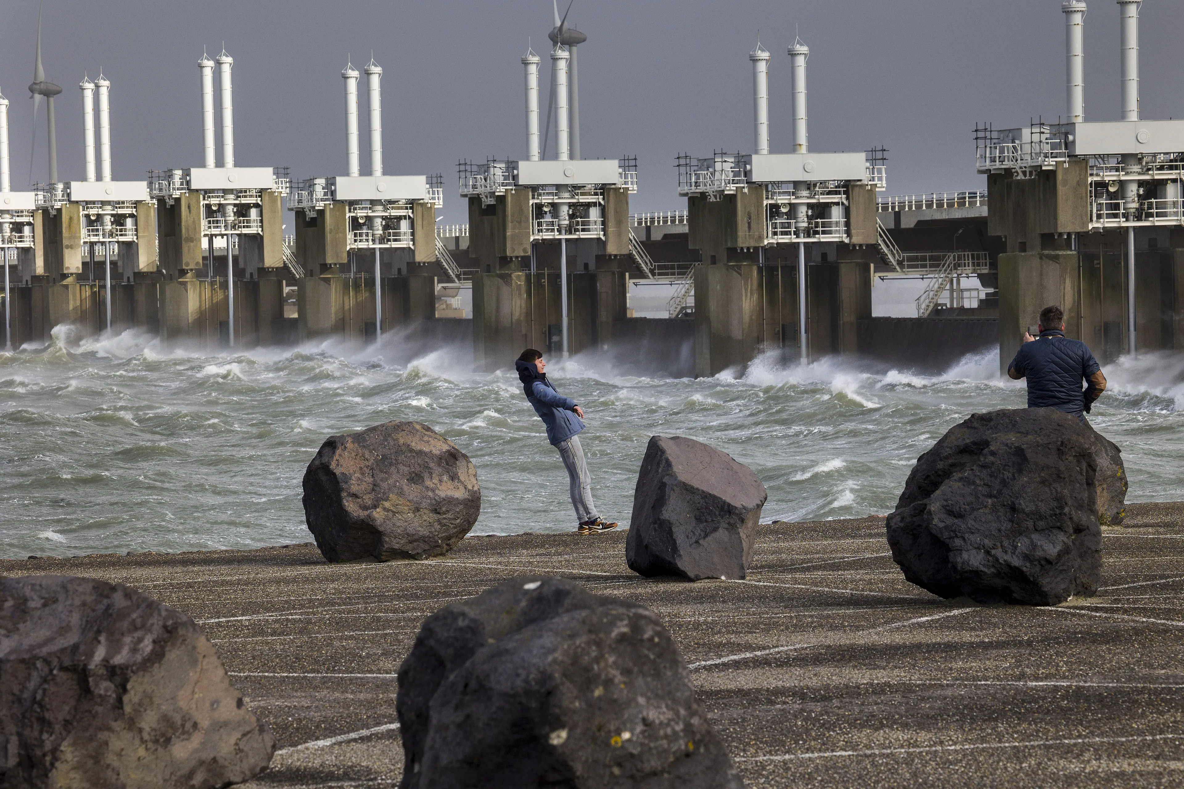 Code geel in kustprovincies, buien met zware windstoten