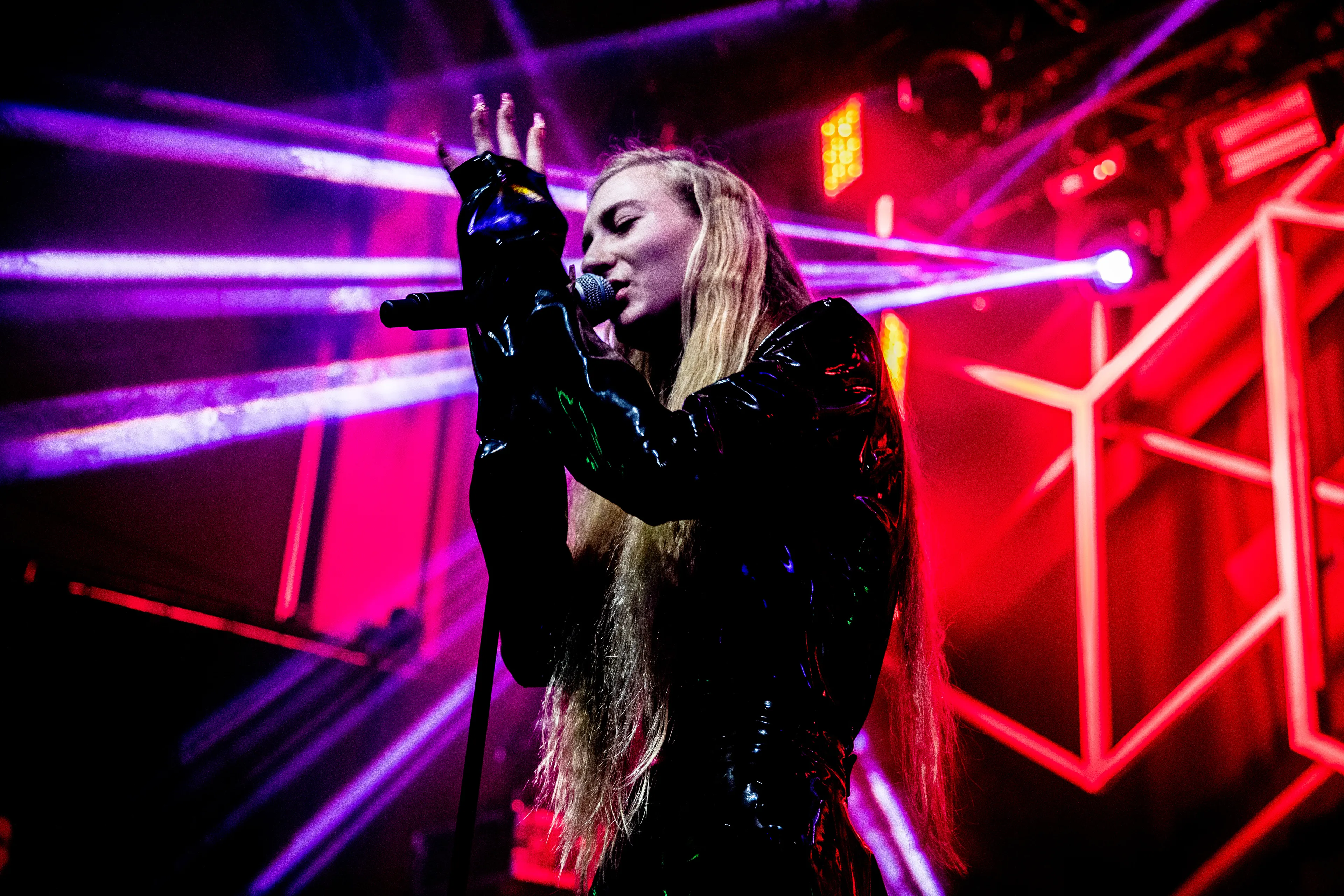 S10 zingt net na topfavoriet Oekraïne in halve finale Songefestival