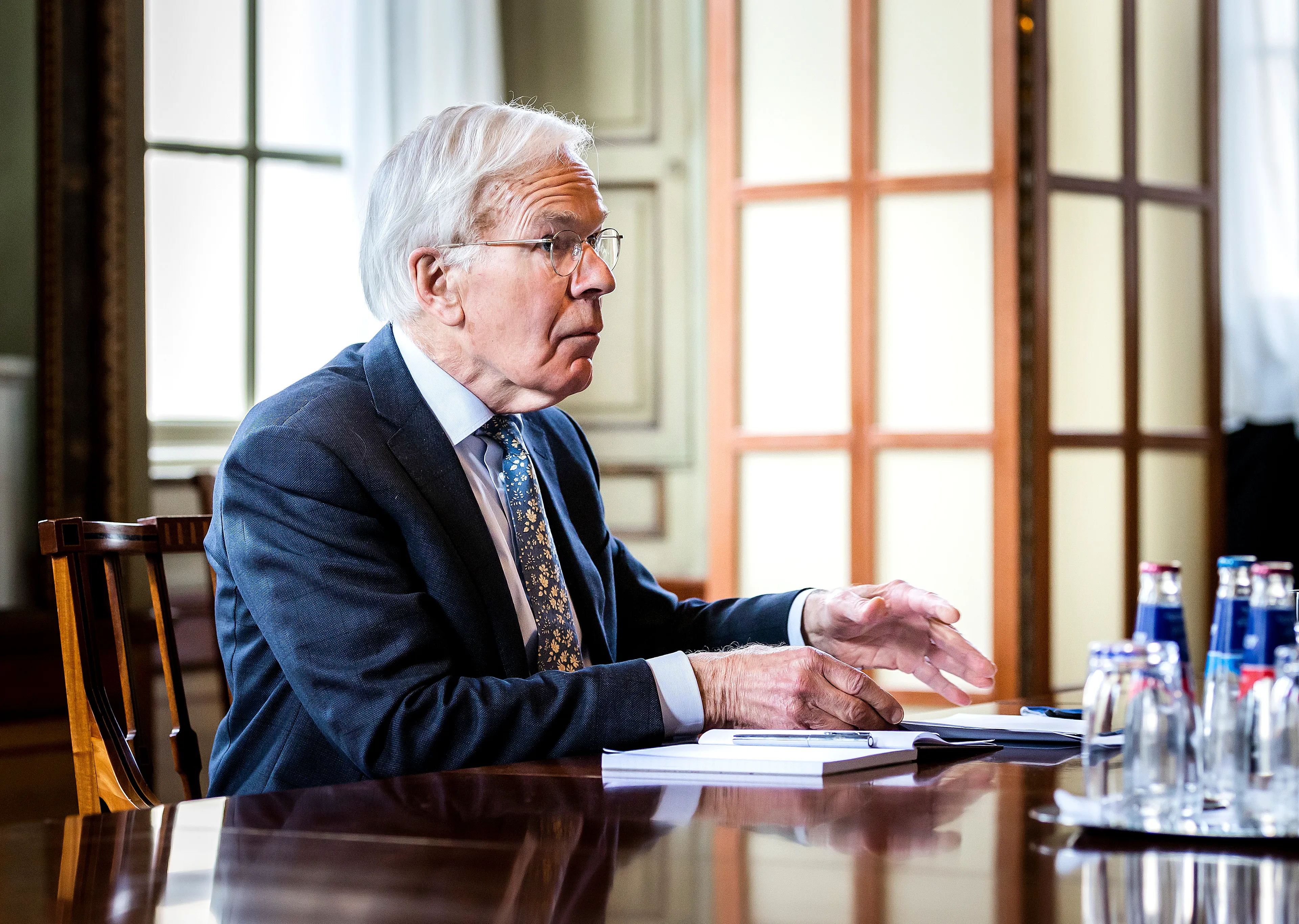  Informateur Tjeenk Willink praat met nieuwe Kamervoorzitter Bergkamp