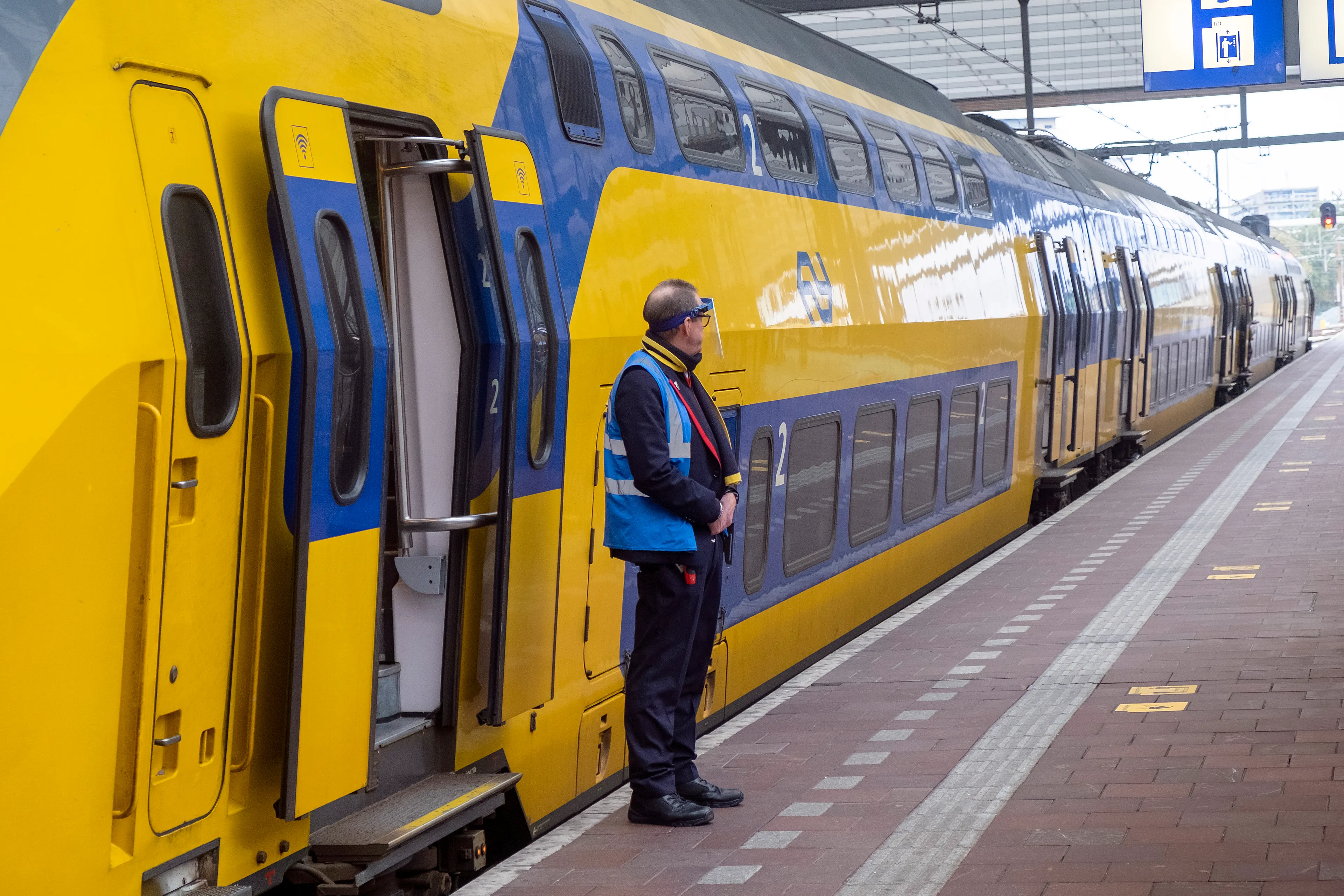NS-personeel boos om 'vernederend' kerstgeschenk