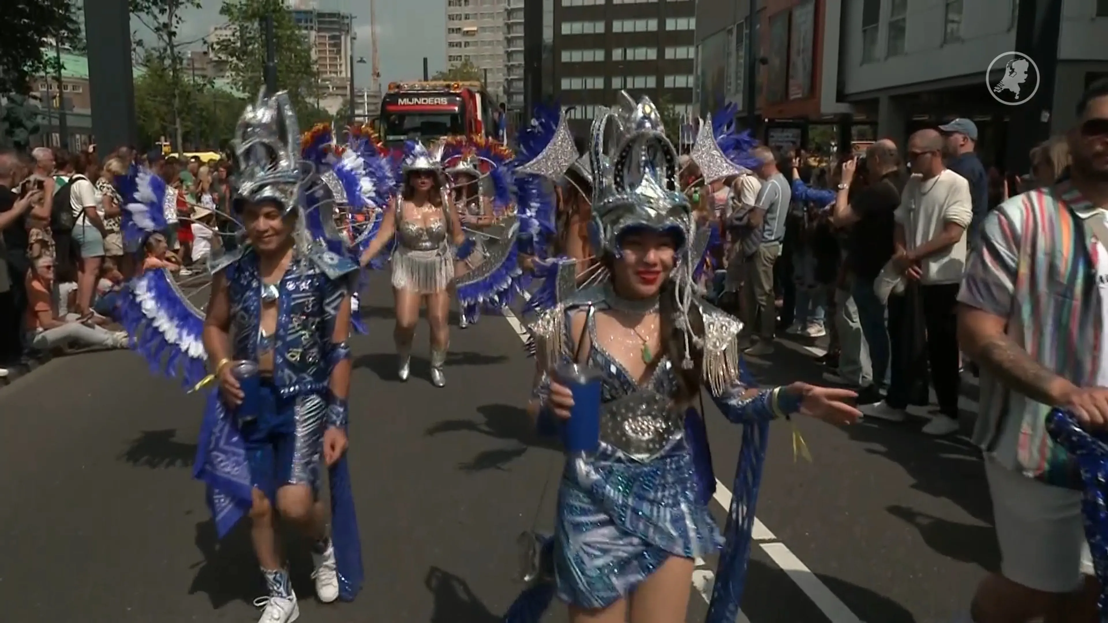 Zomercarnaval 2025: dans, kleur en plezier op de straten van Rotterdam