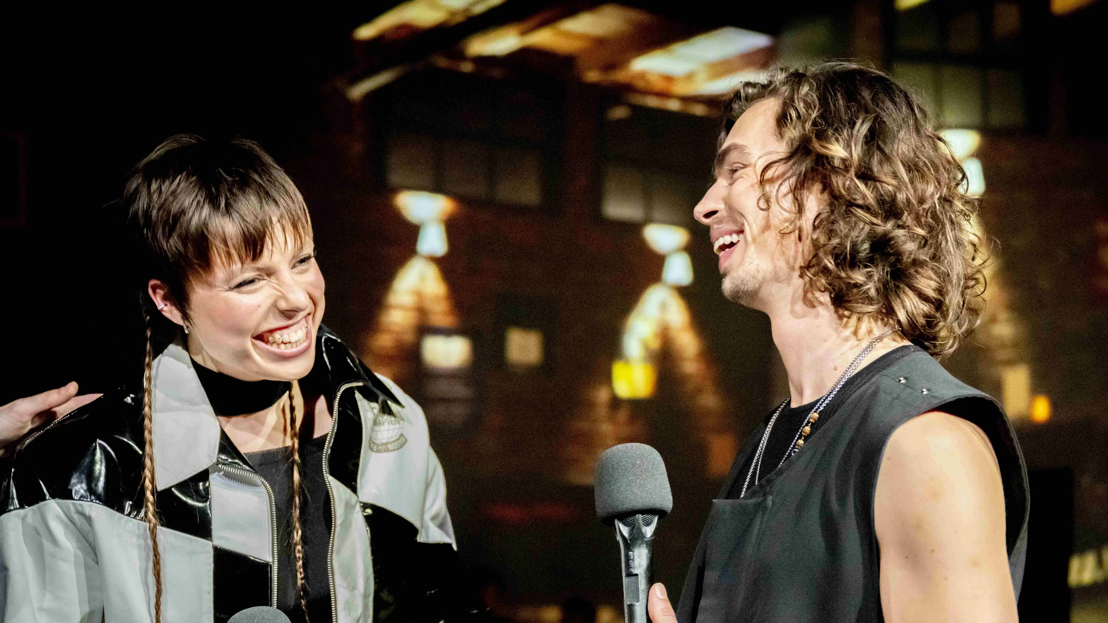 Dit is waarom onze Songfestival-inzending niet zo zuiver klonk tijdens eerste optreden