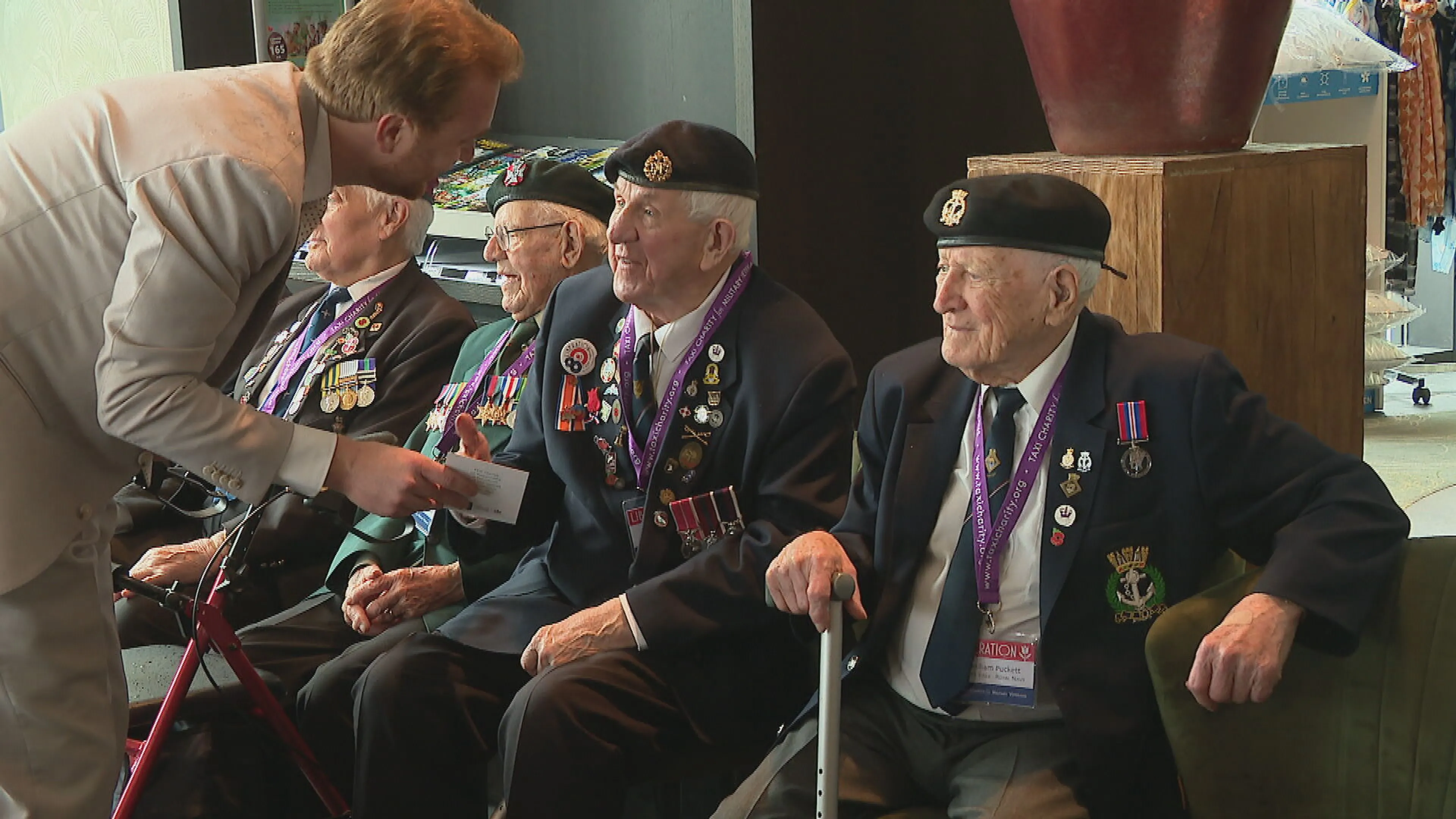 Oud-militairen worden verwelkomd in Wageningen: 'Hart voor veteranen'