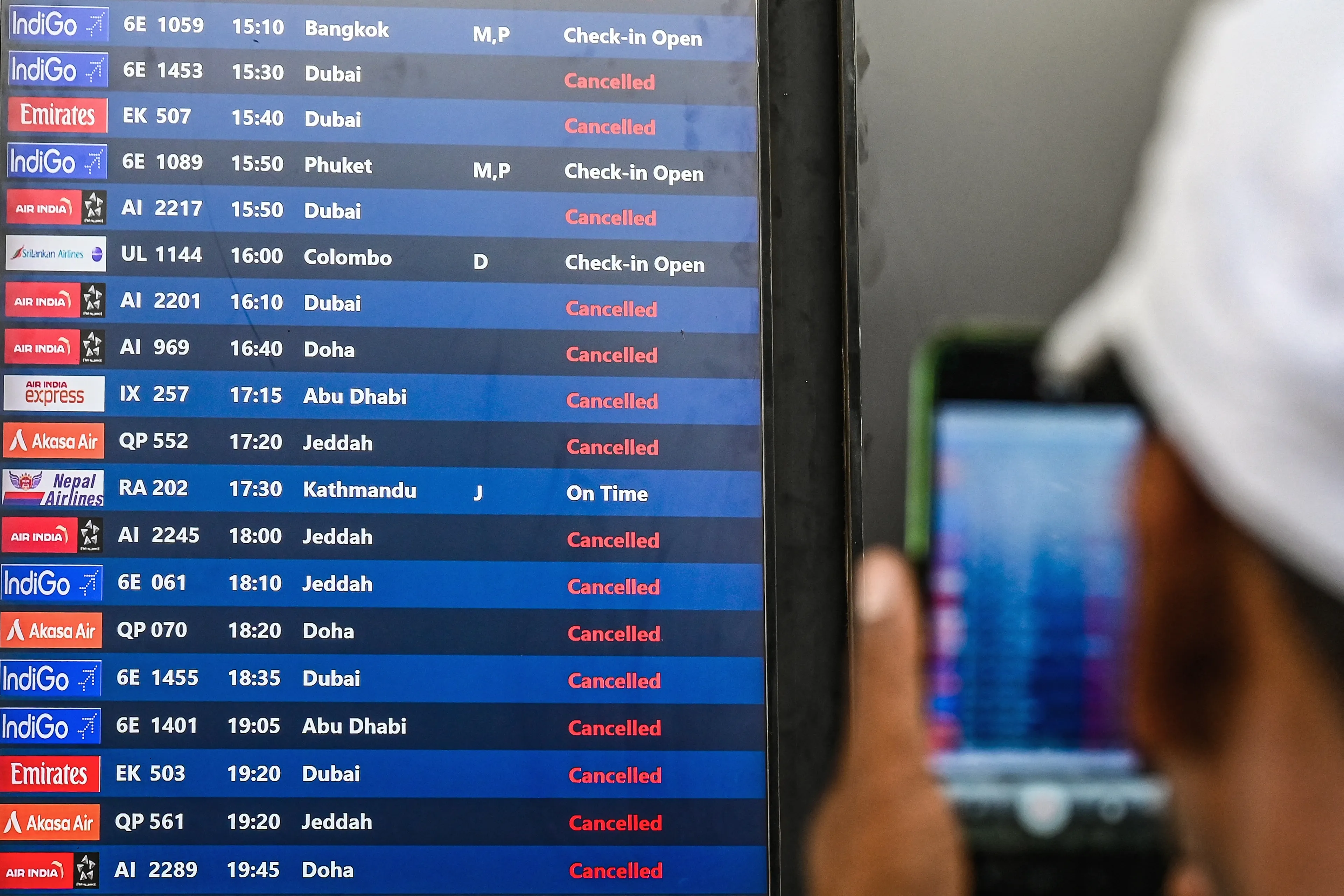 Honderden hulpvragen van gestrande Nederlanders in Midden-Oosten