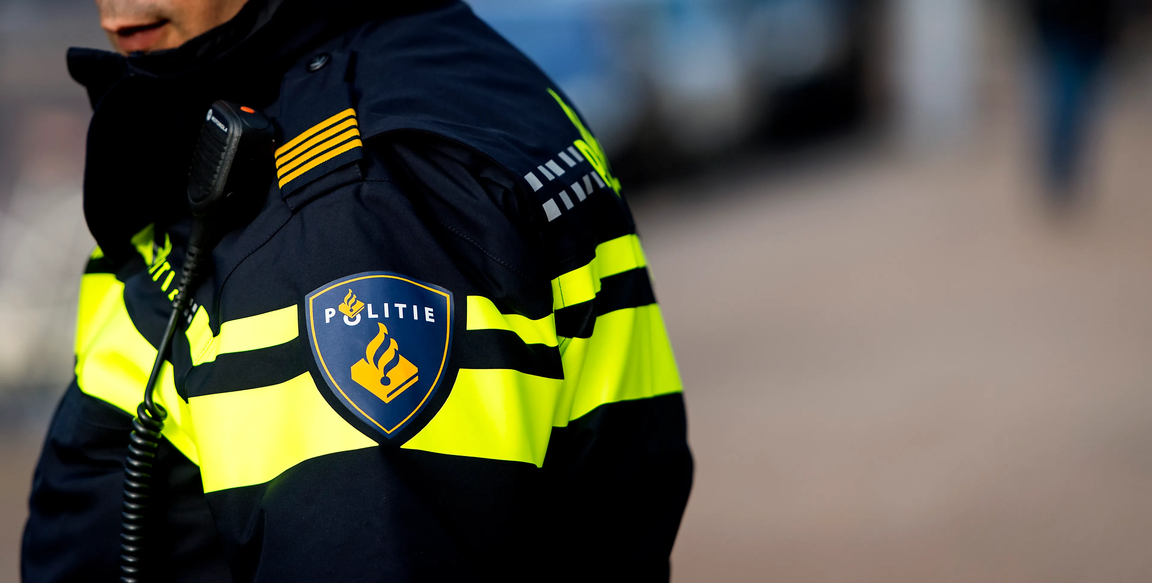 Drie jonge tieners opgepakt na bedreigen flatbewoner met machete in Rotterdam