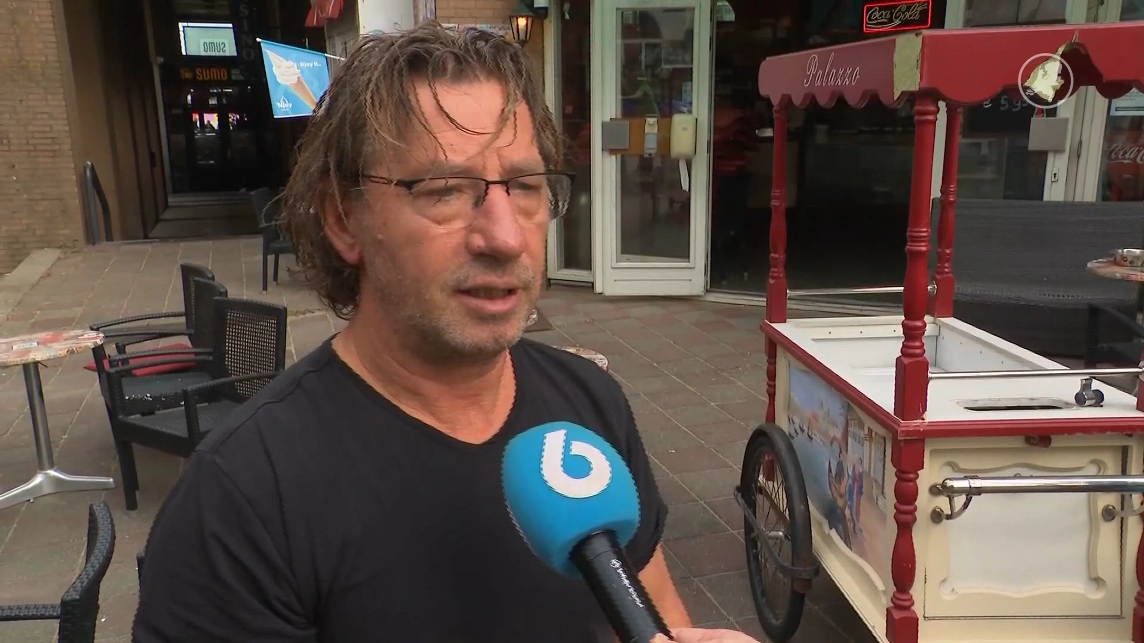 IJssalon verwoest bij rellen in Scheveningen