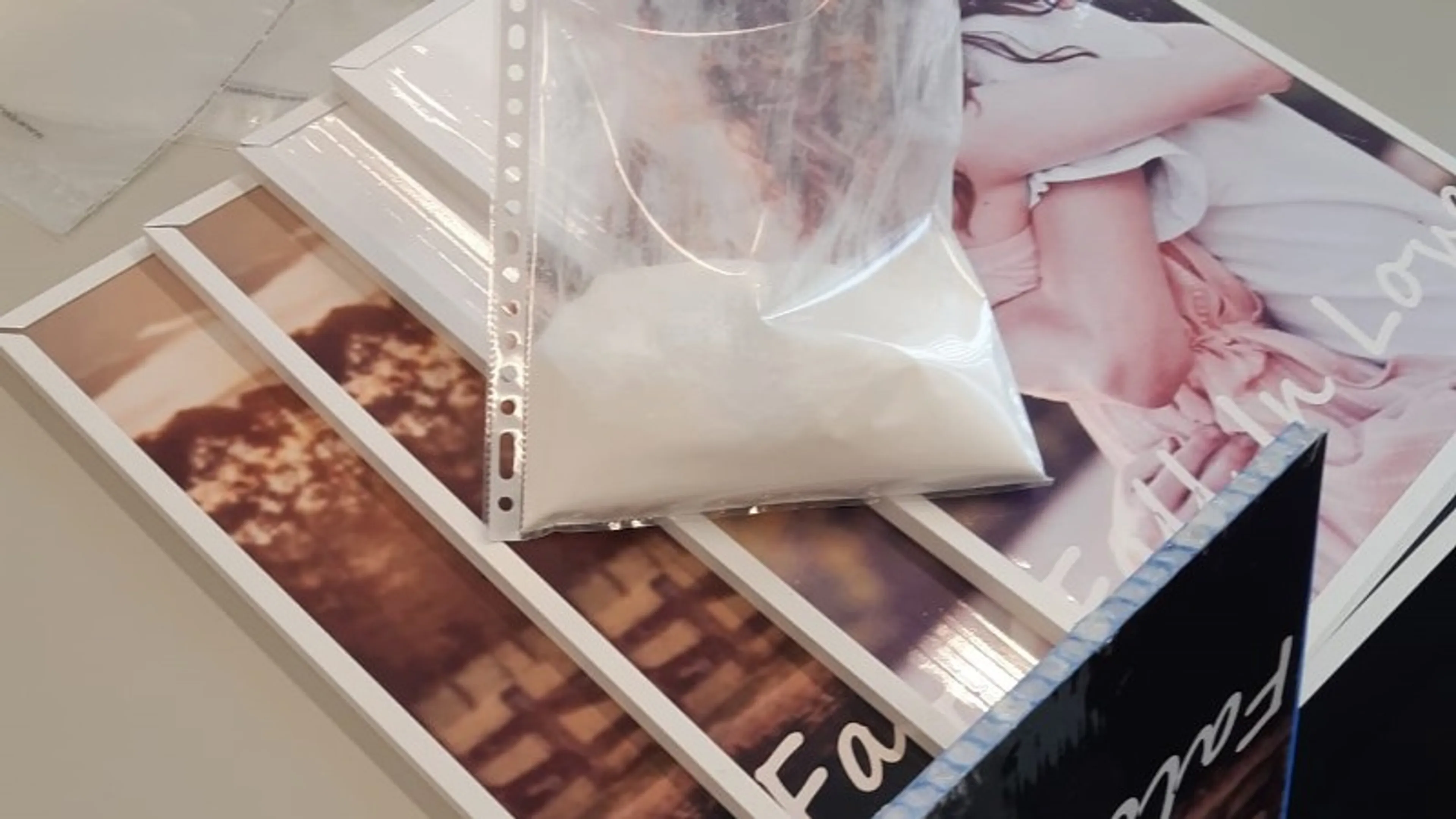 'Kunstenaar' opgepakt met zes kilo ketamine verstopt in schilderijen