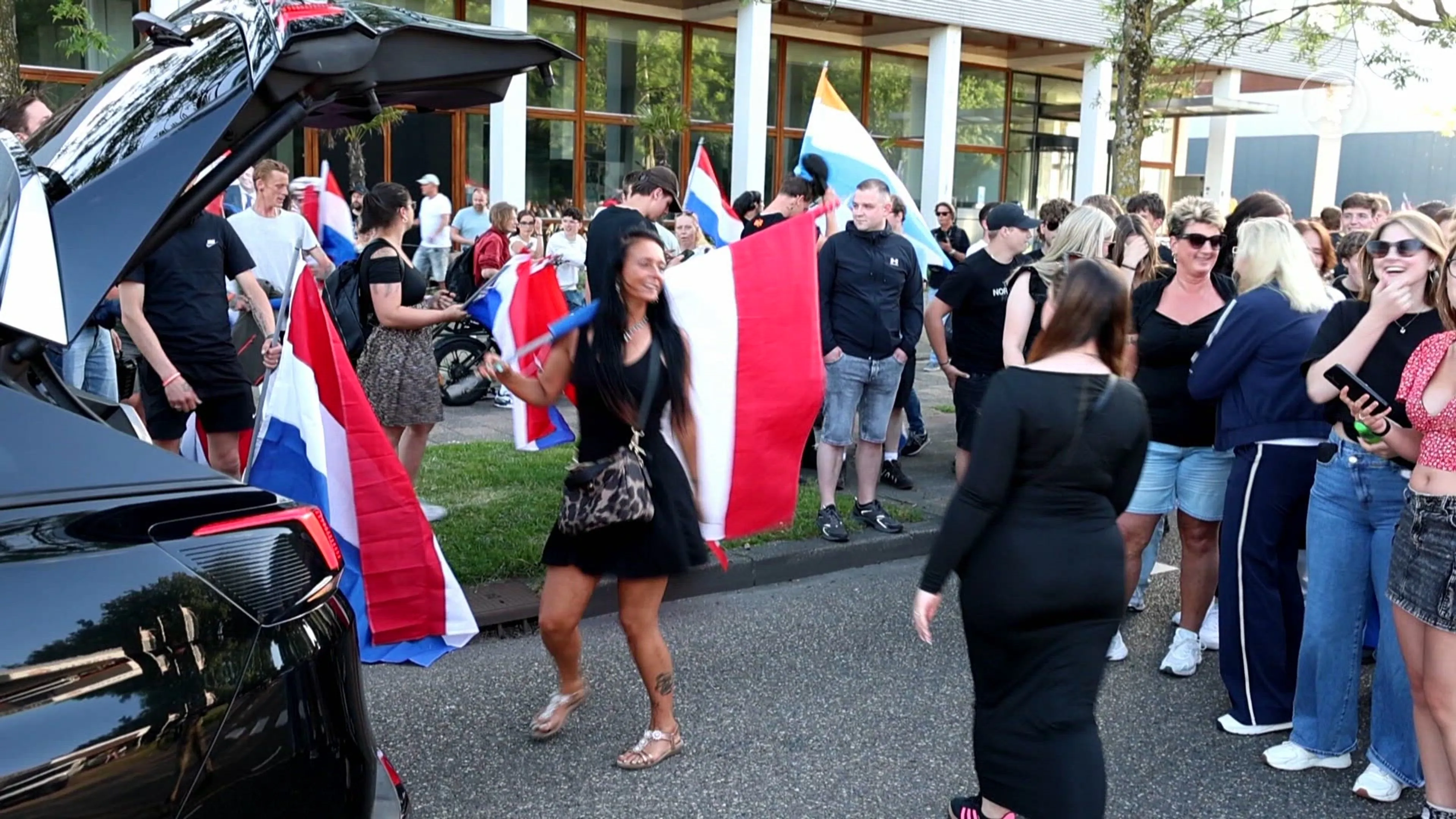 Twee mannen opgepakt bij demonstraties rond komst azc in Uithoorn
