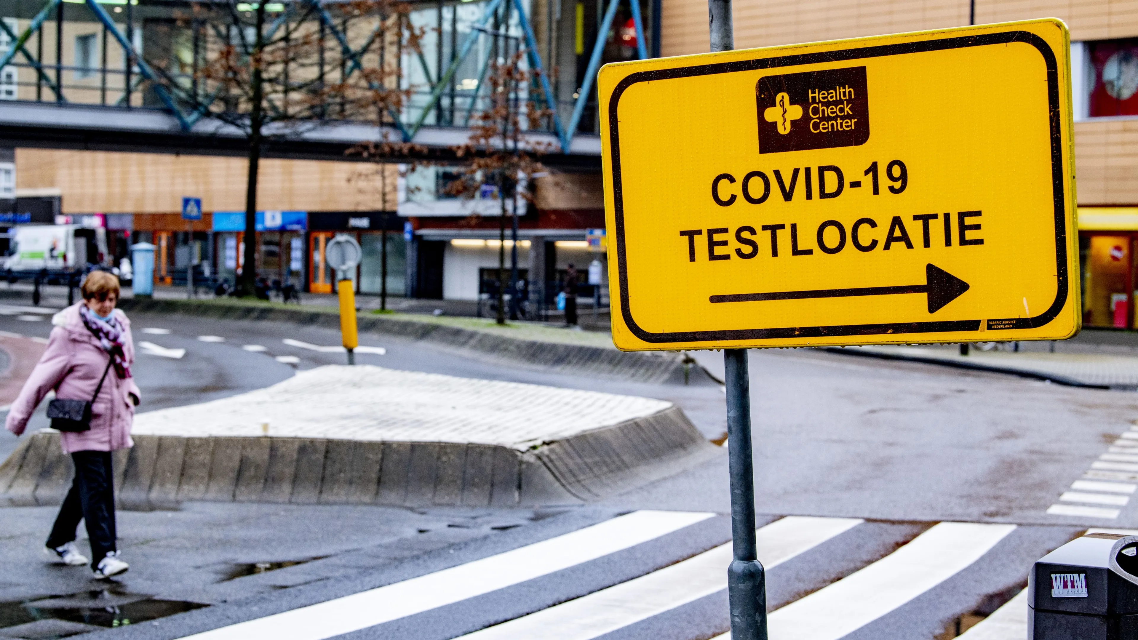 GGD-baas Rouvoet: 'Medewerkers teststraten kunnen komende tijd lanterfanten'