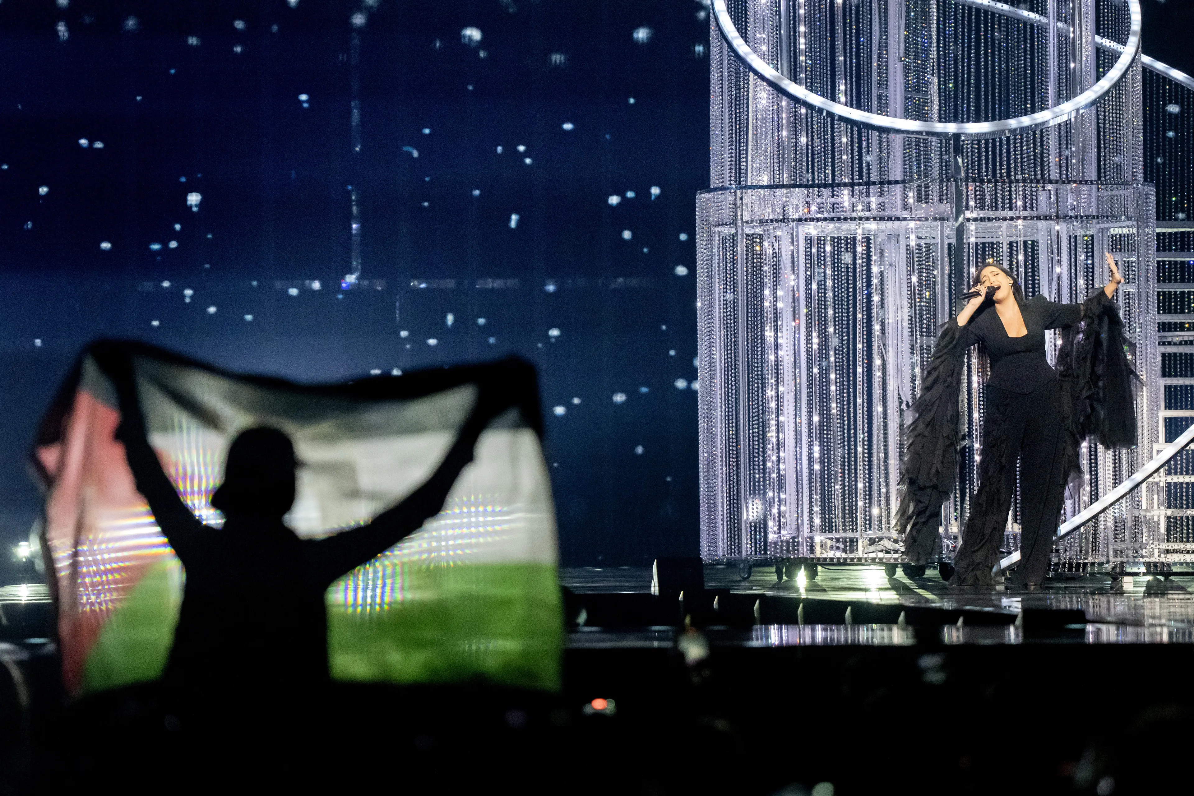 Israëlische zangeres hard uitgefloten tijdens laatste repetitie voor Songfestival