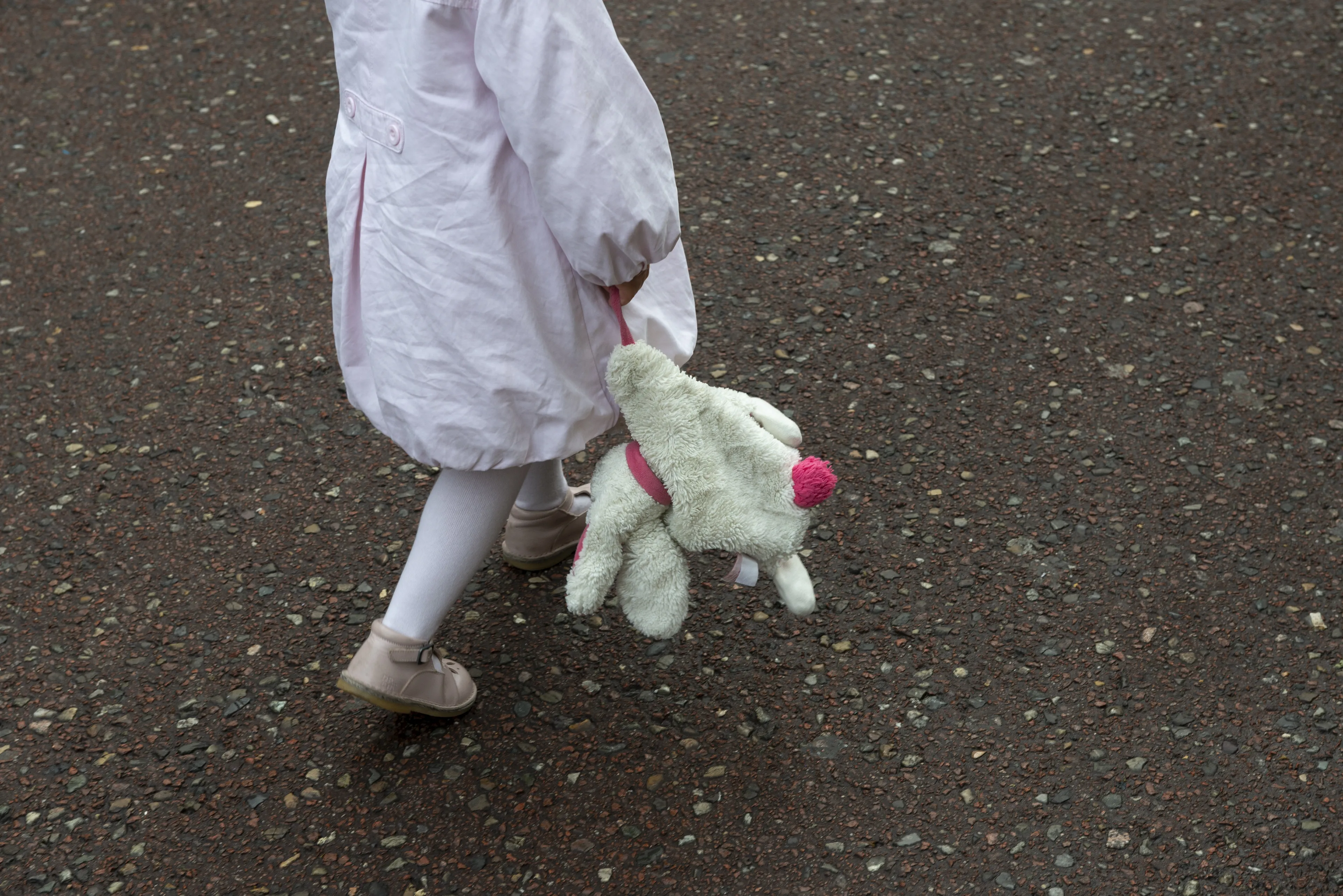 Een derde van de Nederlanders vermoedt kindermishandeling in omgeving