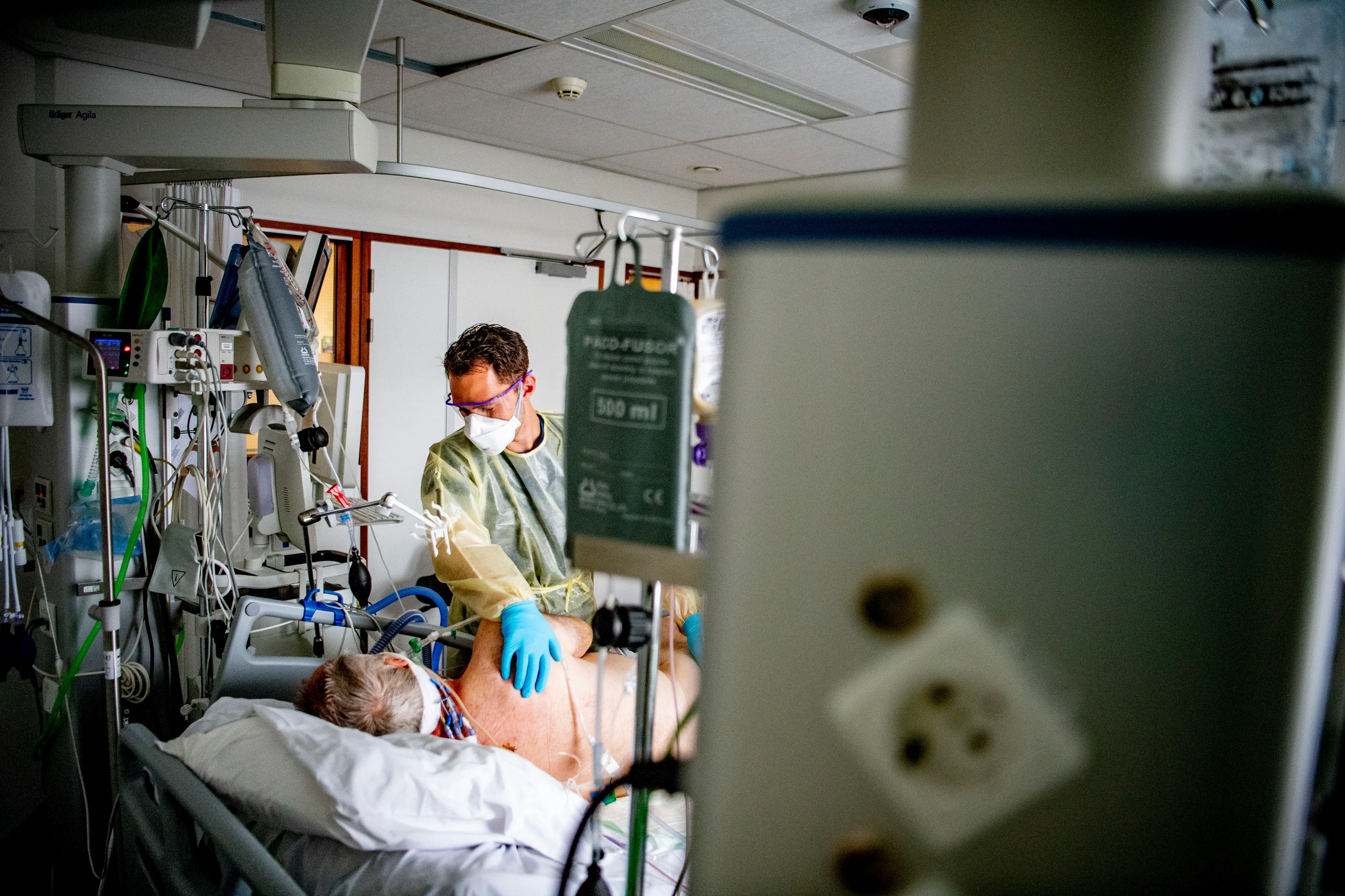 'Driekwart coronapatiënten op ic heeft na een jaar nog klachten'