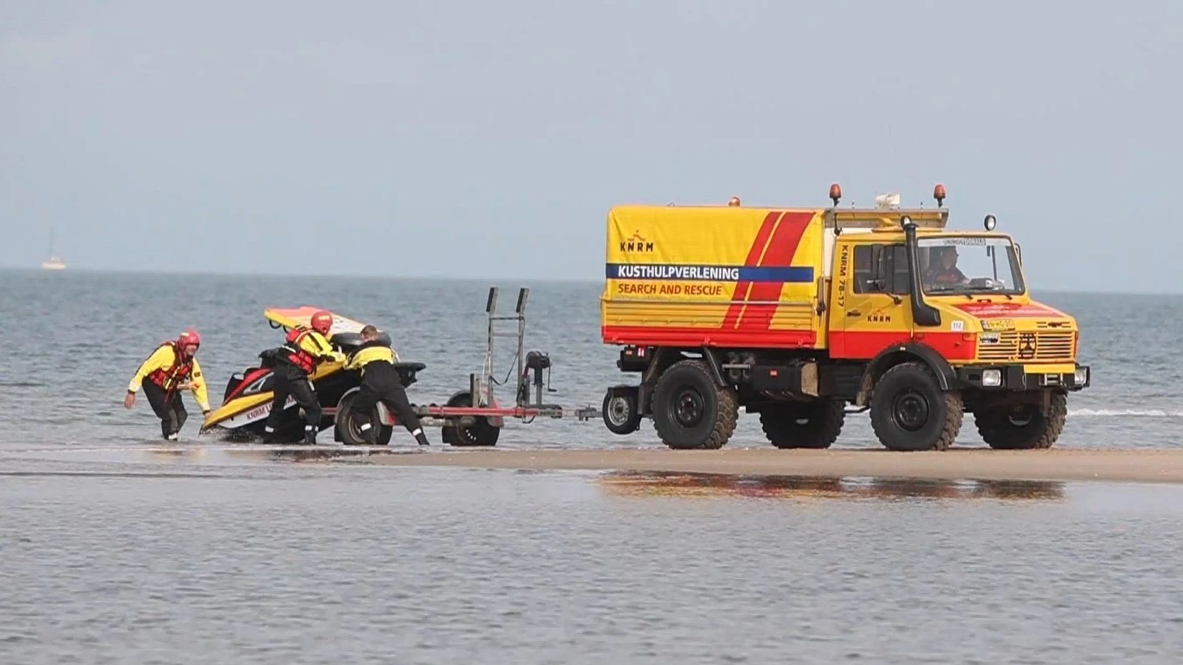Massale zoektocht naar vermiste jongen (8) bij Maasvlakte nog zonder succes