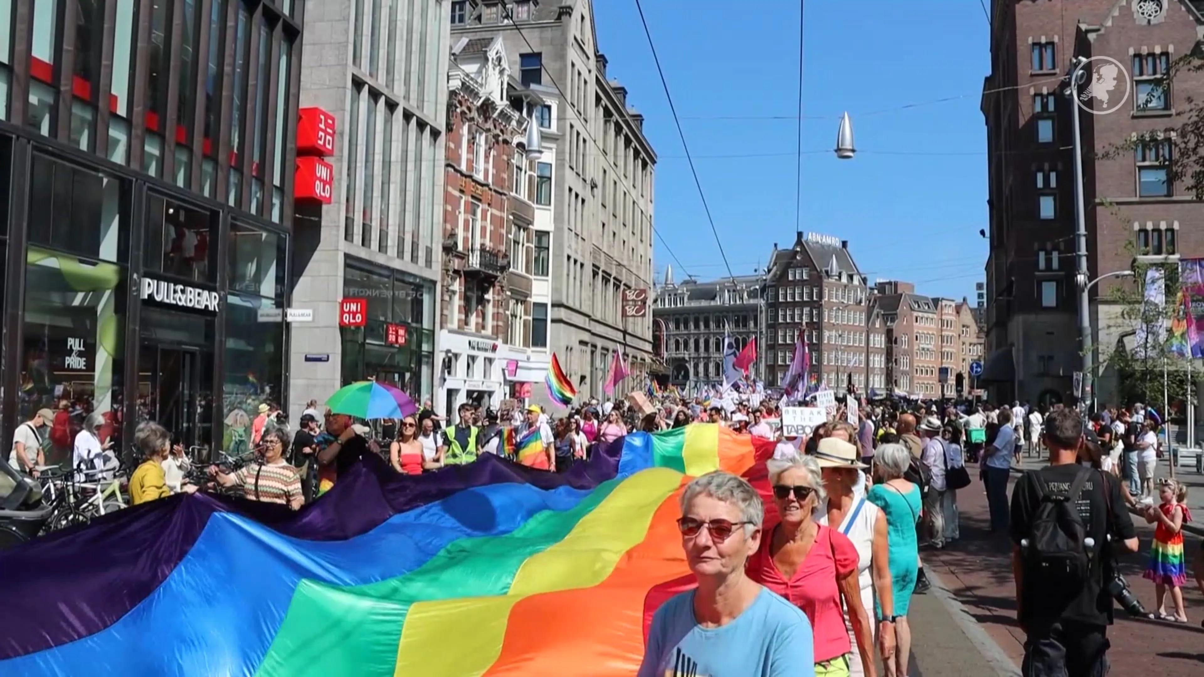 WorldPride Amsterdam feestelijk van start, maar zorgen over veiligheid blijven groot