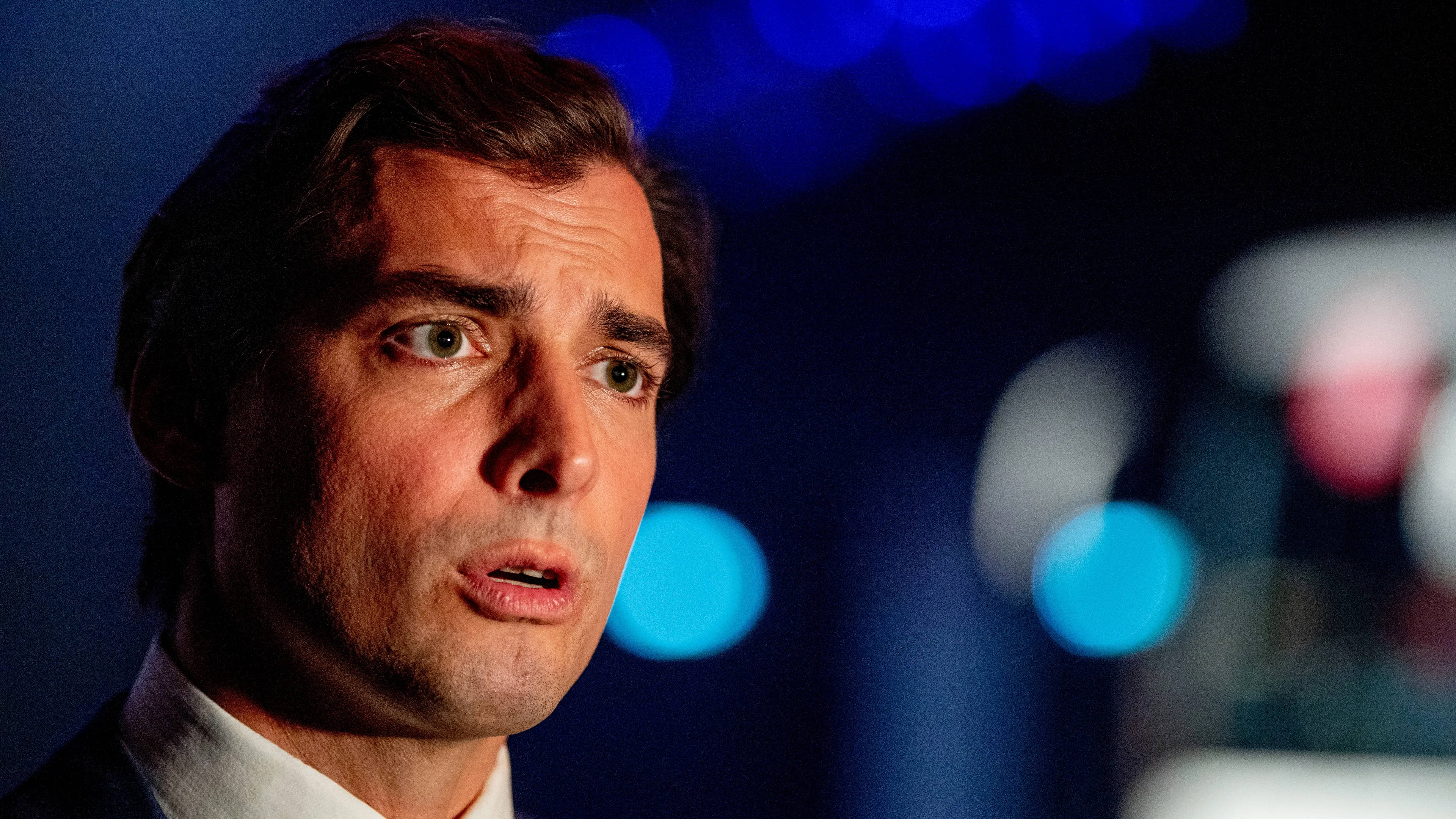 FVD-leider Baudet komt met coronaboek op nummr 1 binnen in bestsellerslijst