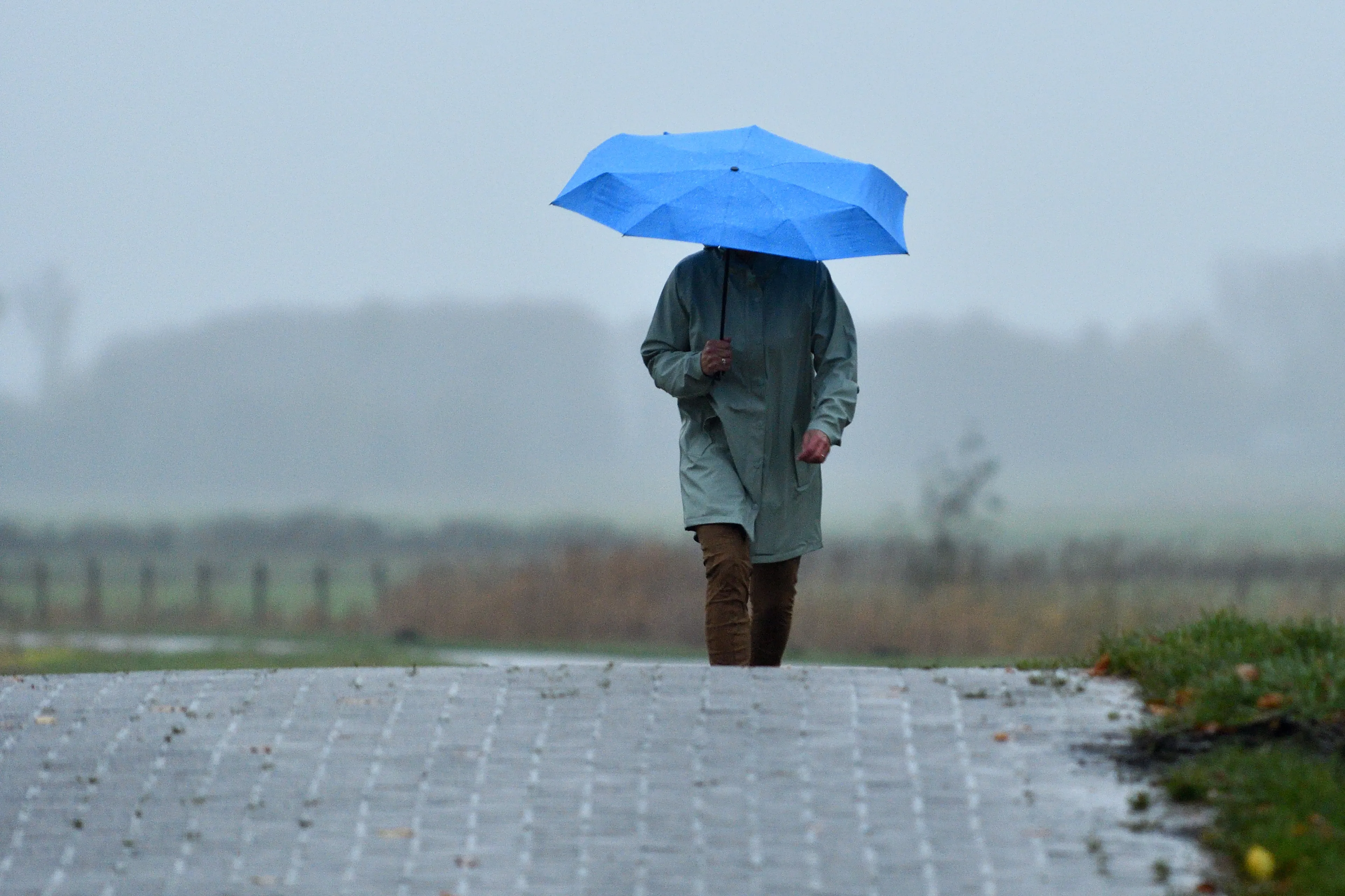 Kortste dag van het jaar verloopt regenachtig, zondag hagel en onweer