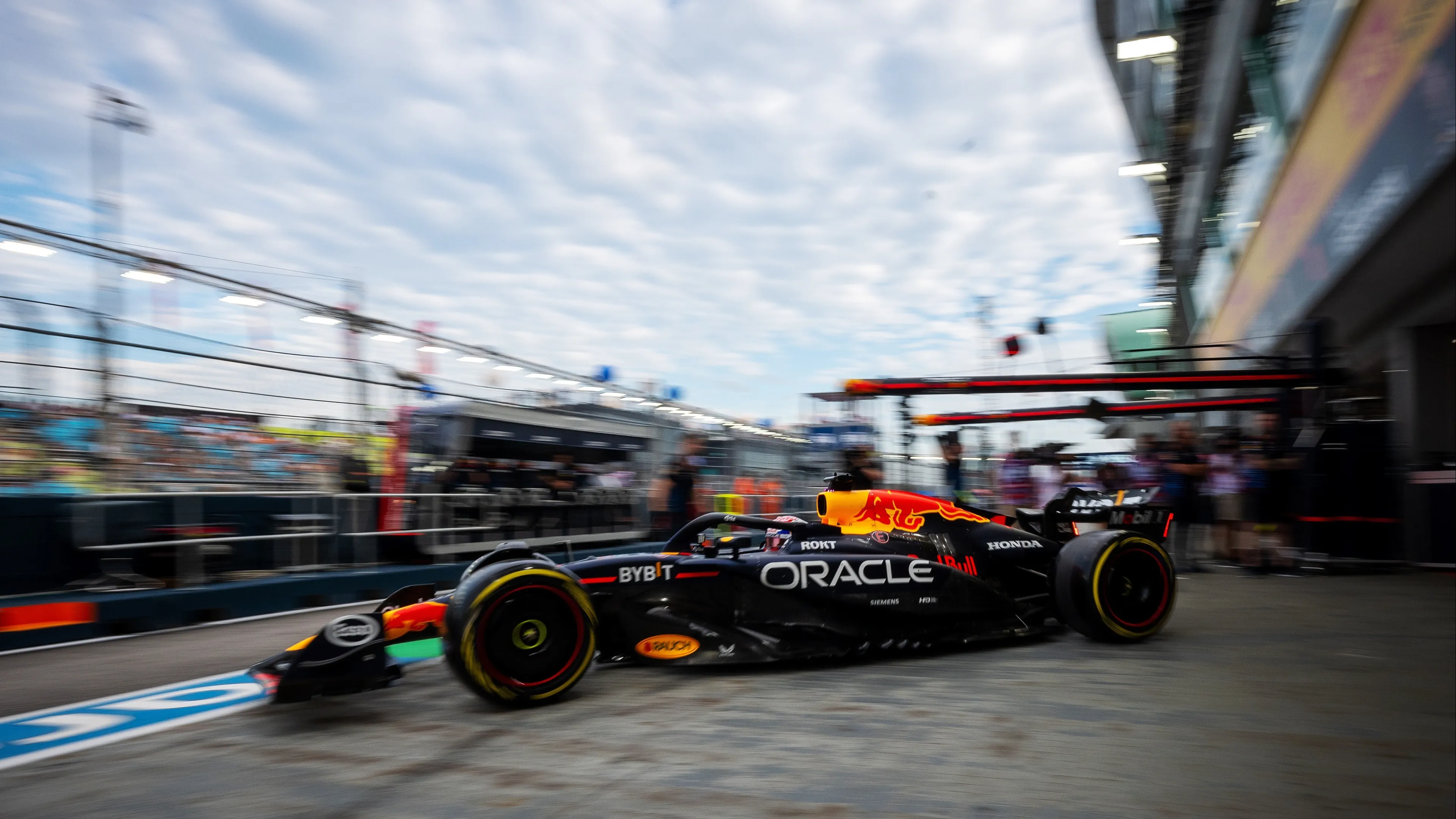 Verstappen start in sprintrace Brazilië vanaf vierde plaats