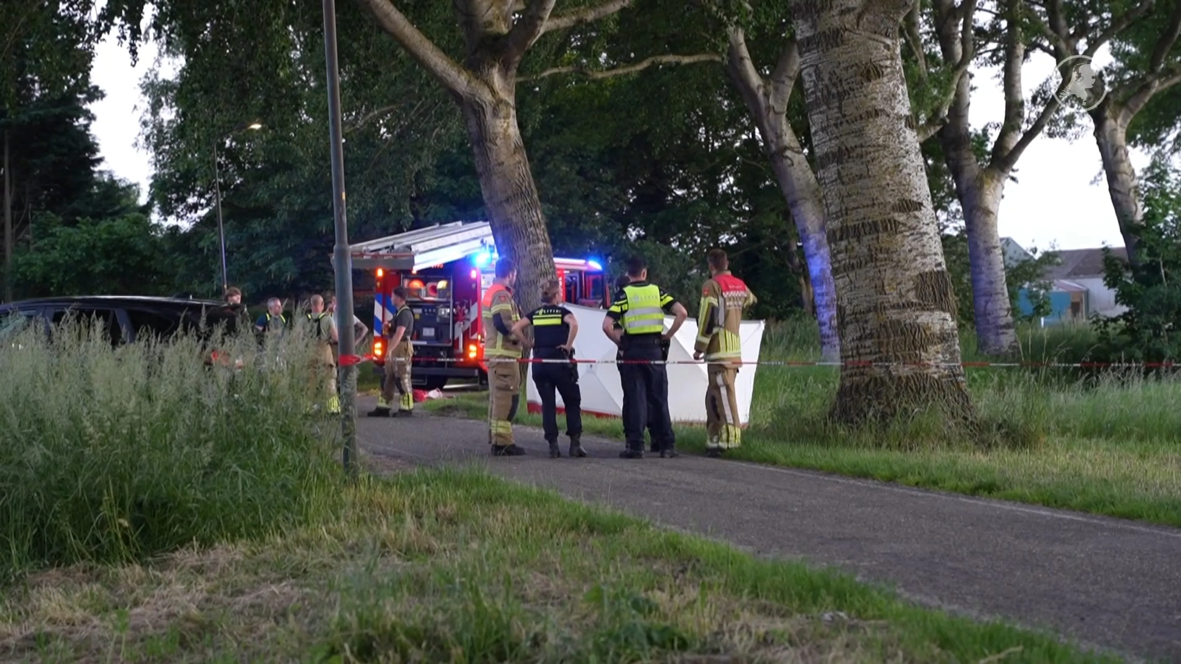 Politie zoekt spullen na vondst overleden man in sloot Avenhorn