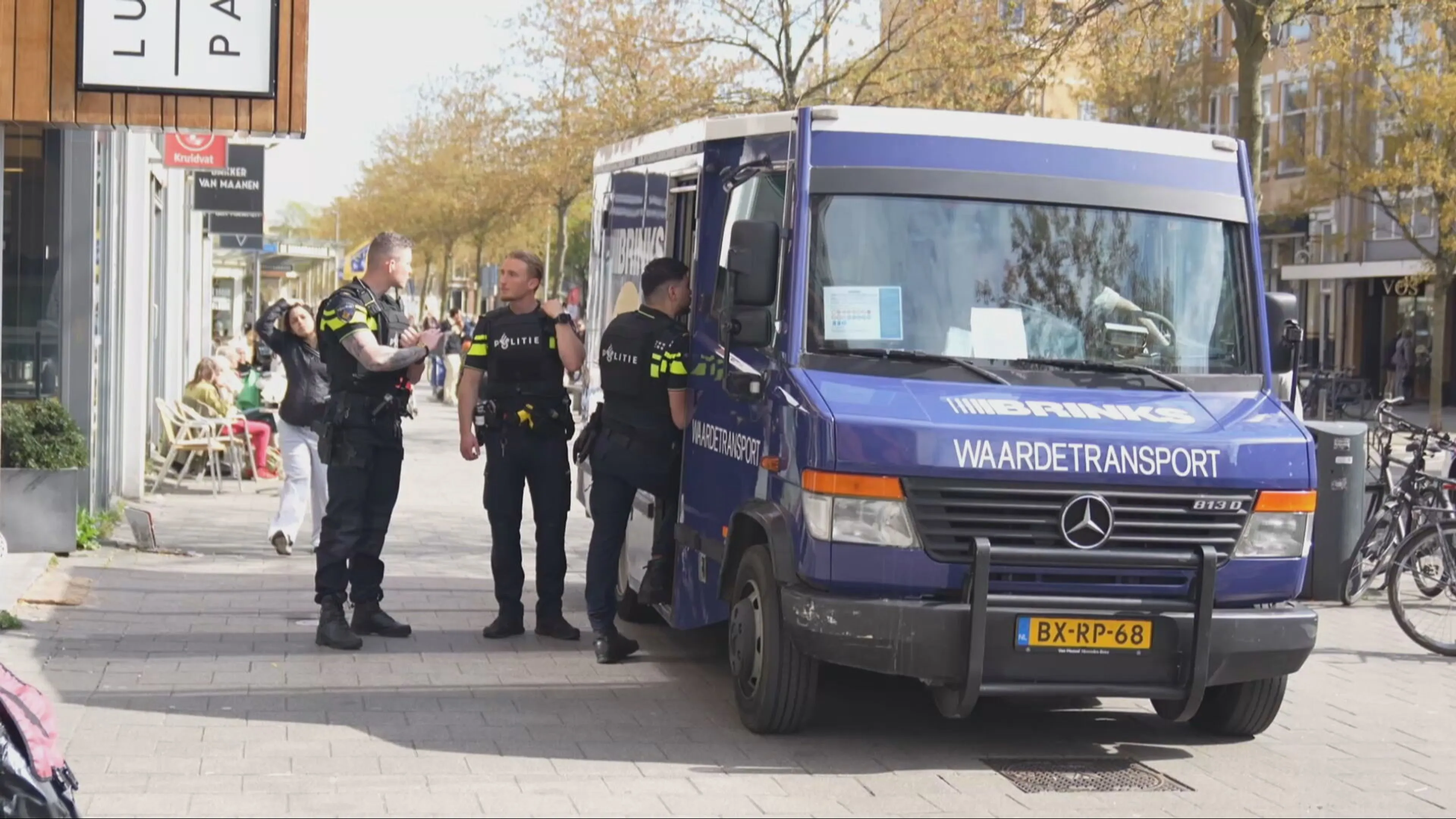 Gewapende overval op geldwagen in Rotterdam, dader vlucht met buit