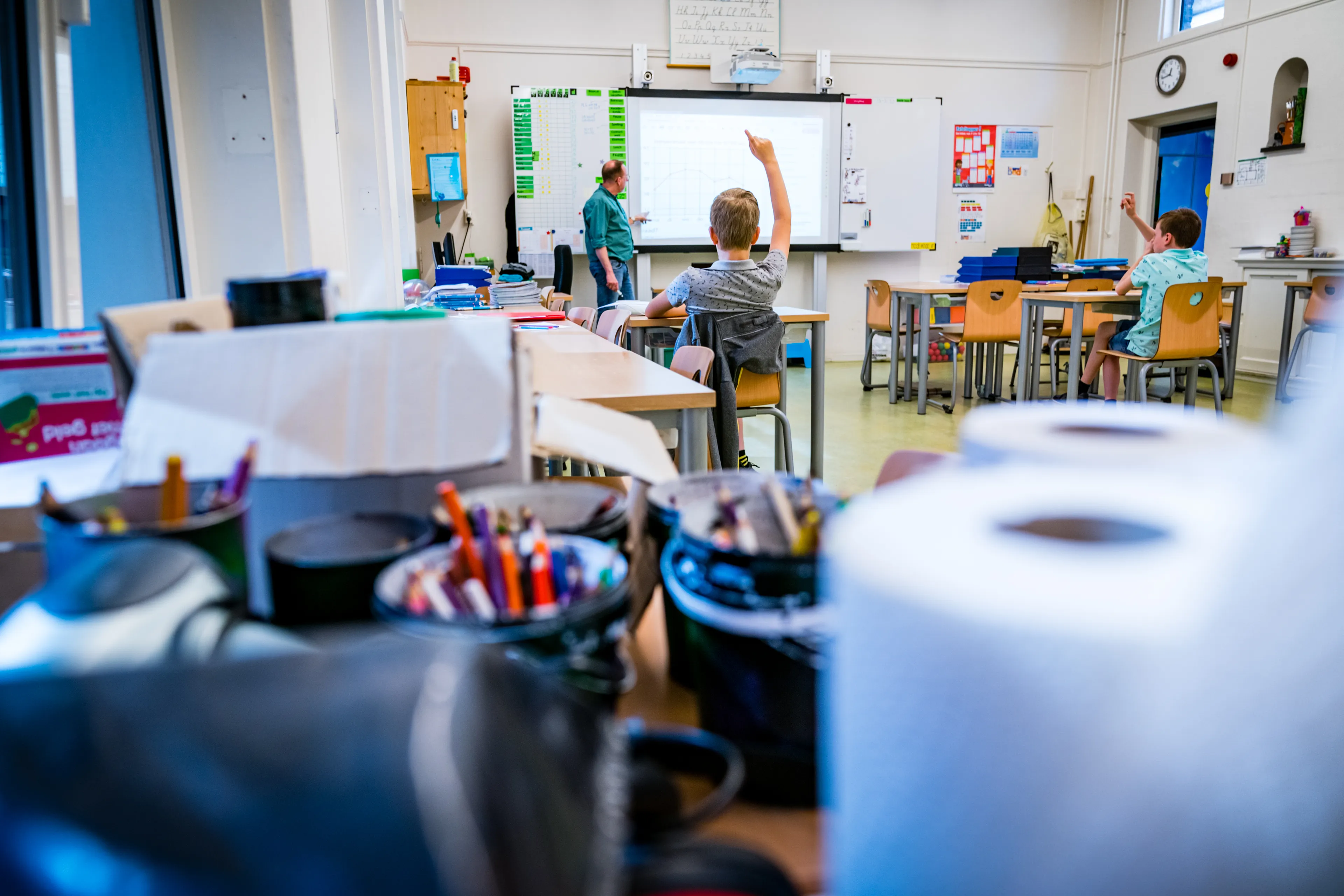 Onderwijsraad adviseert korte zomervakantie, school in Schijndel is al 'open'