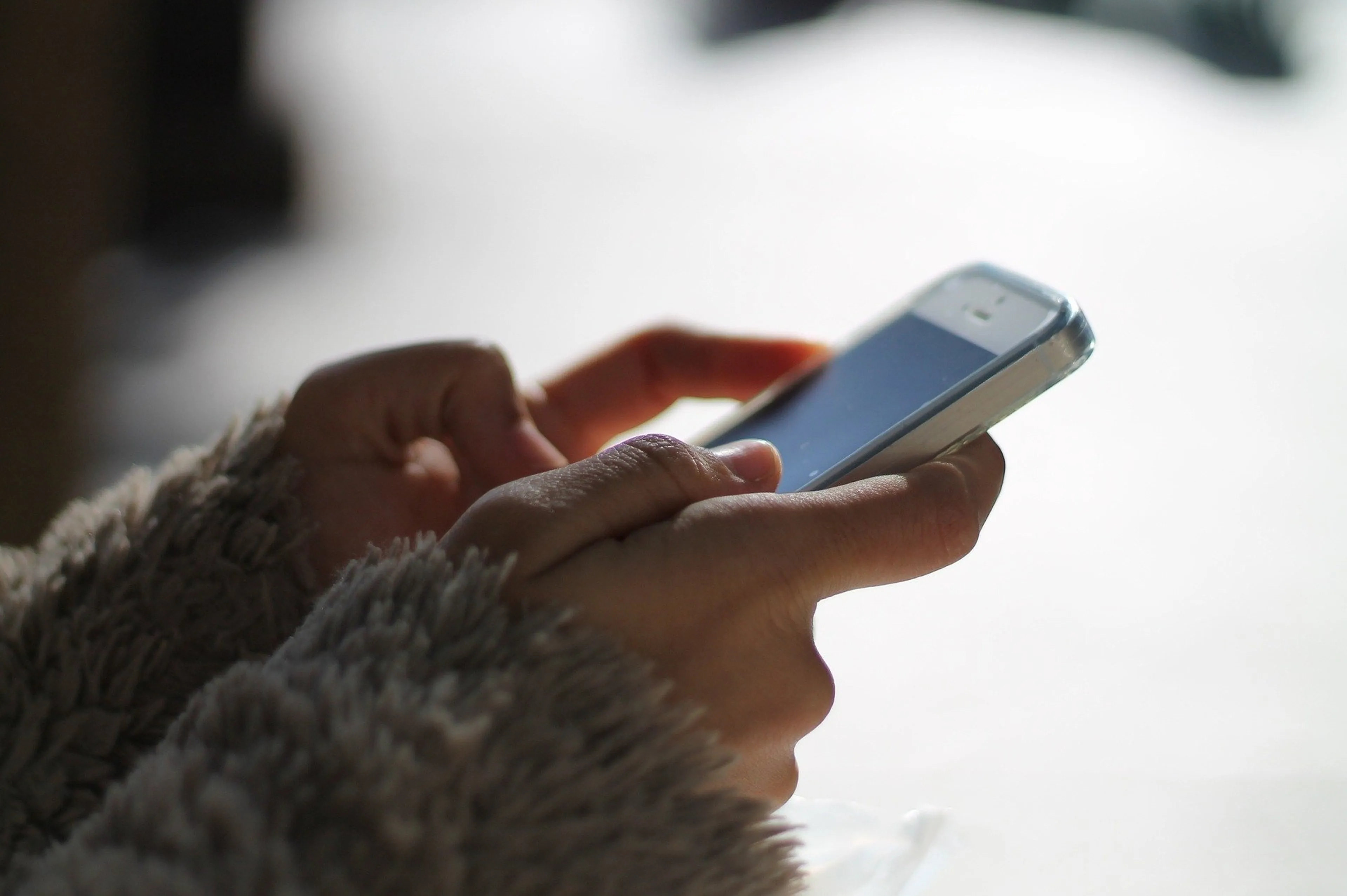 Toezichthouder spreekt Apple aan op straling iPhone 12: moeten gebruikers zich zorgen maken?