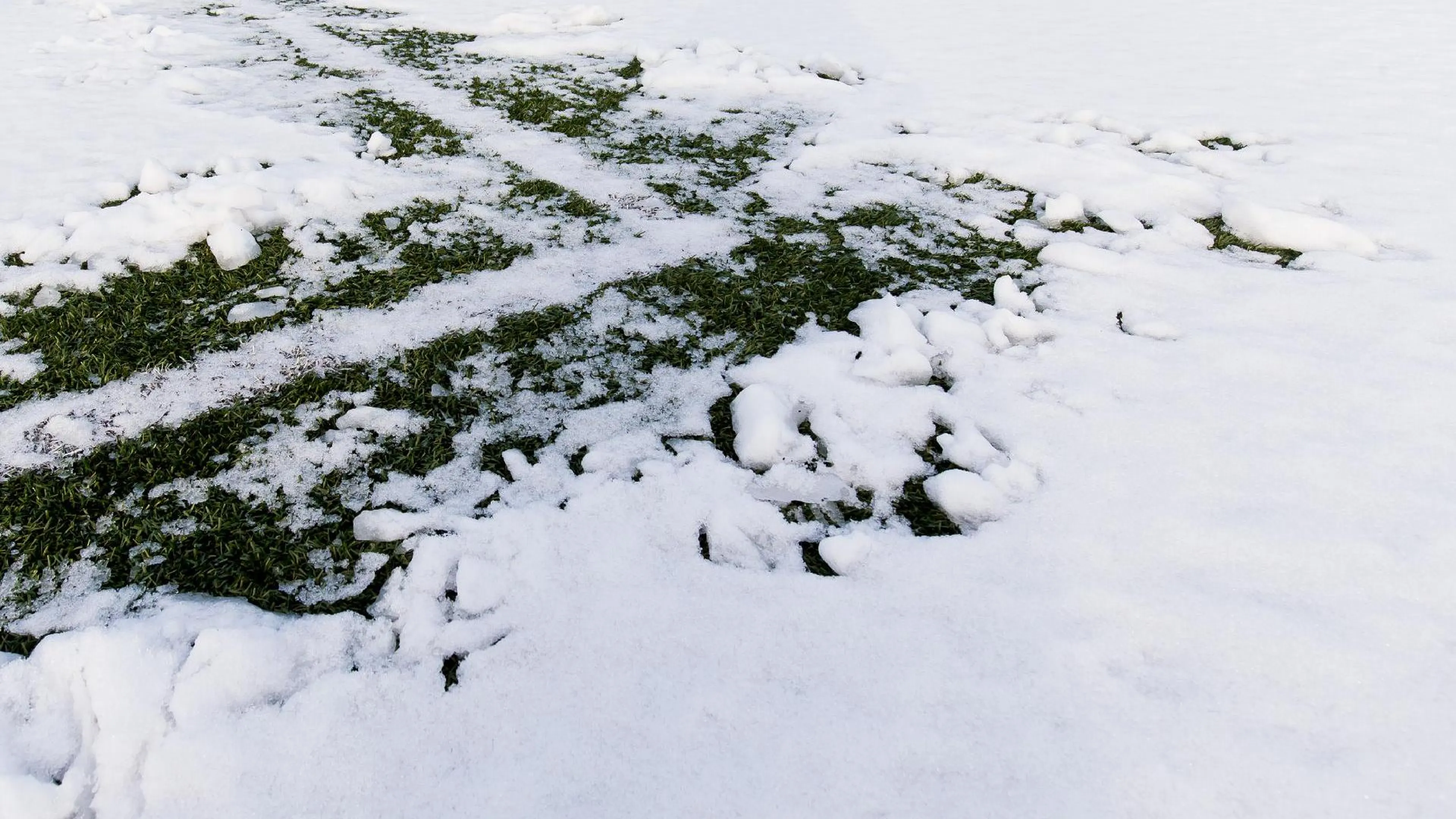 Amateurvoetbal afgelast door winterweer, ook andere duels van de baan