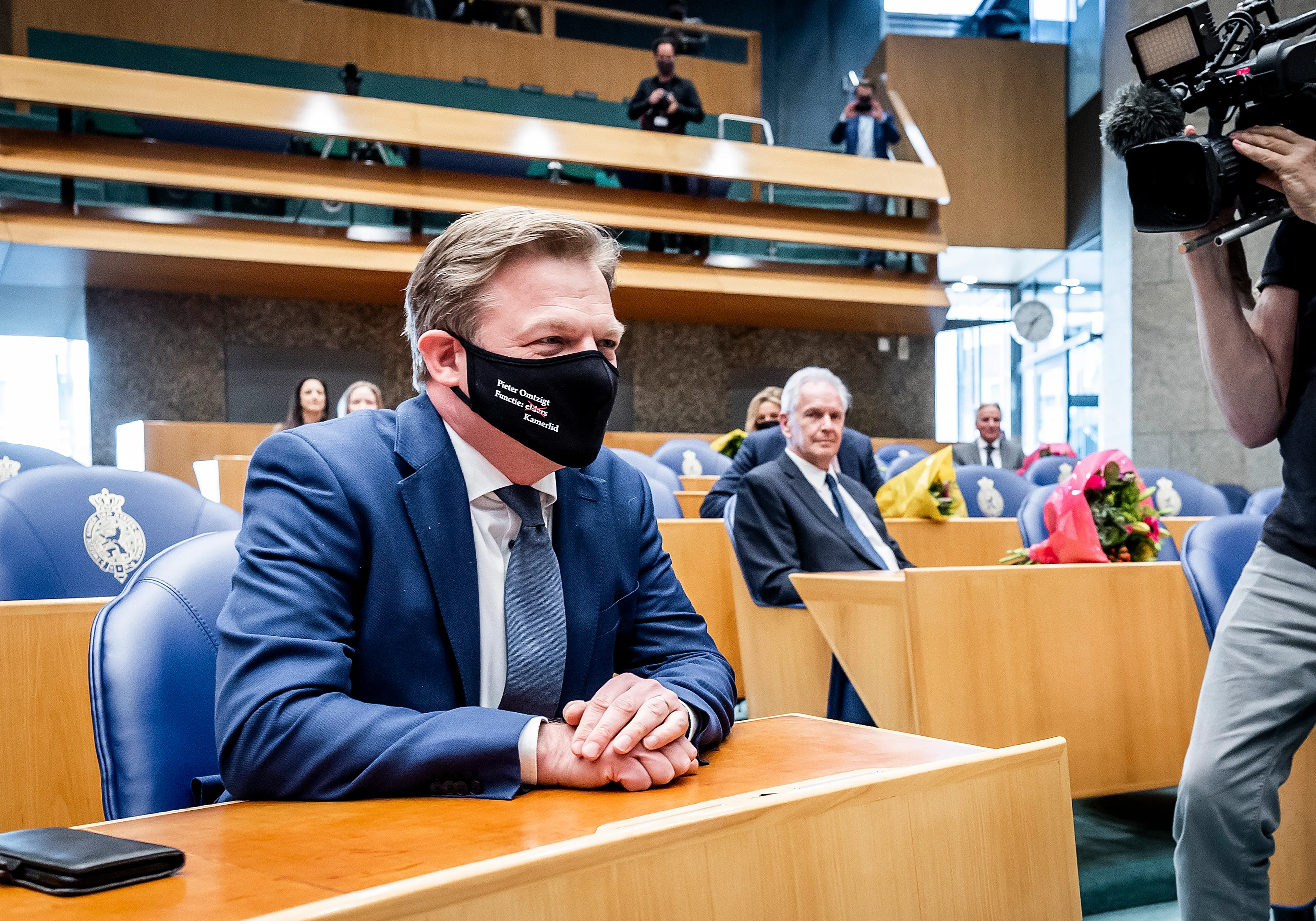 Kledingmaker Dibo maakte mondkapje voor Omtzigt, nu stromen de bestellingen binnen