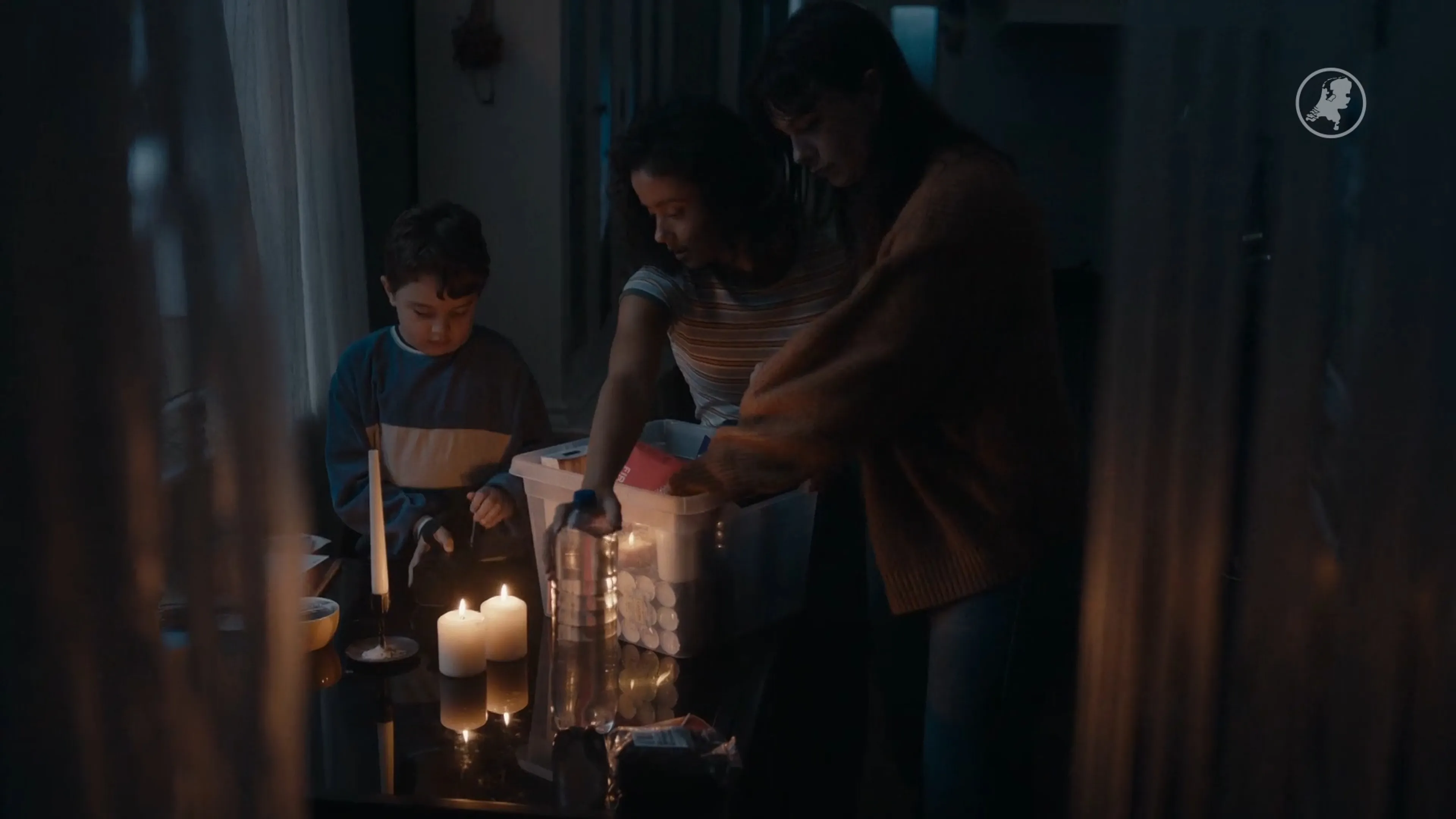 Flessen water en kaarsen in huis? Overheid start campagne voor noodsituatie