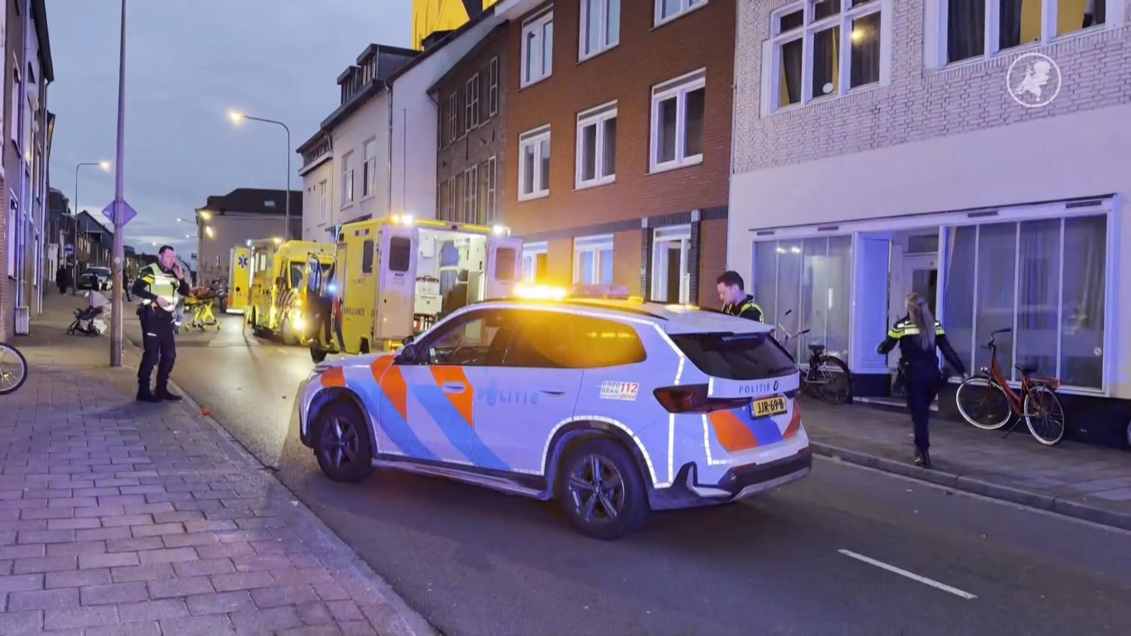 Kind overleden na aanrijding met auto in Maastricht, moeder zwaargewond