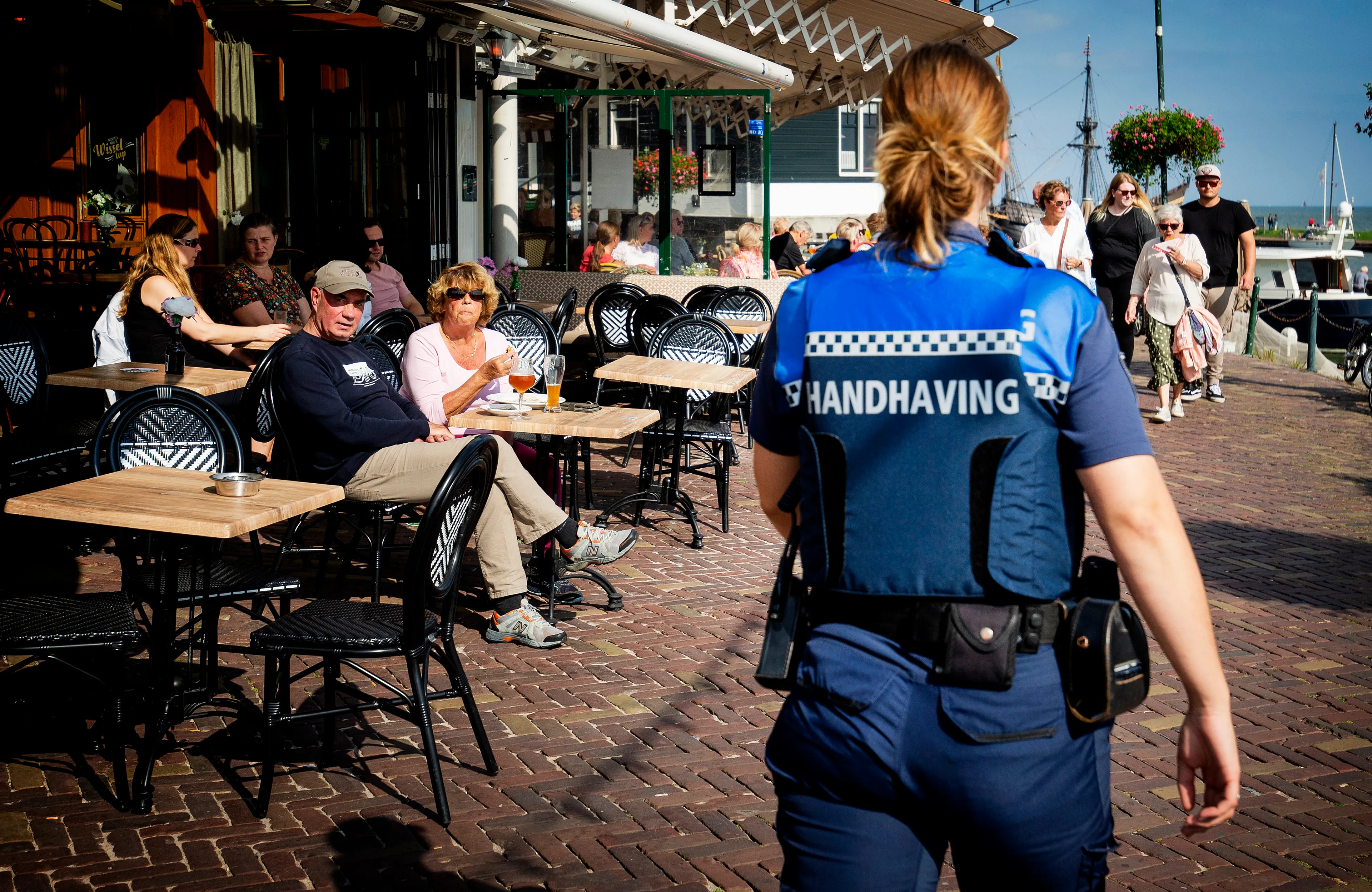 Kamermeerderheid wil verbod op dragen hoofddoek voor boa's