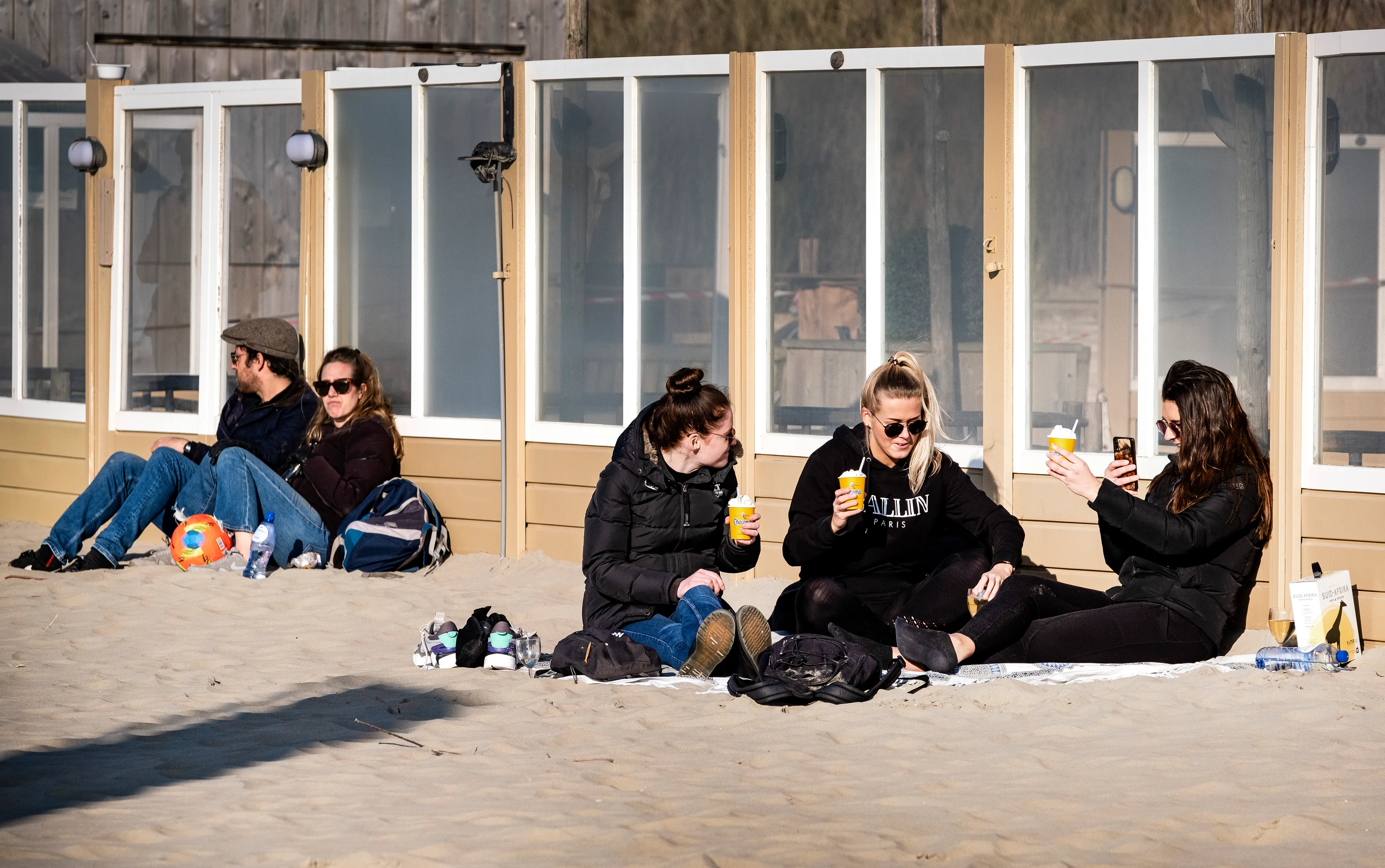Zestig procent van de Nederlanders wil lockdown vanwege corona