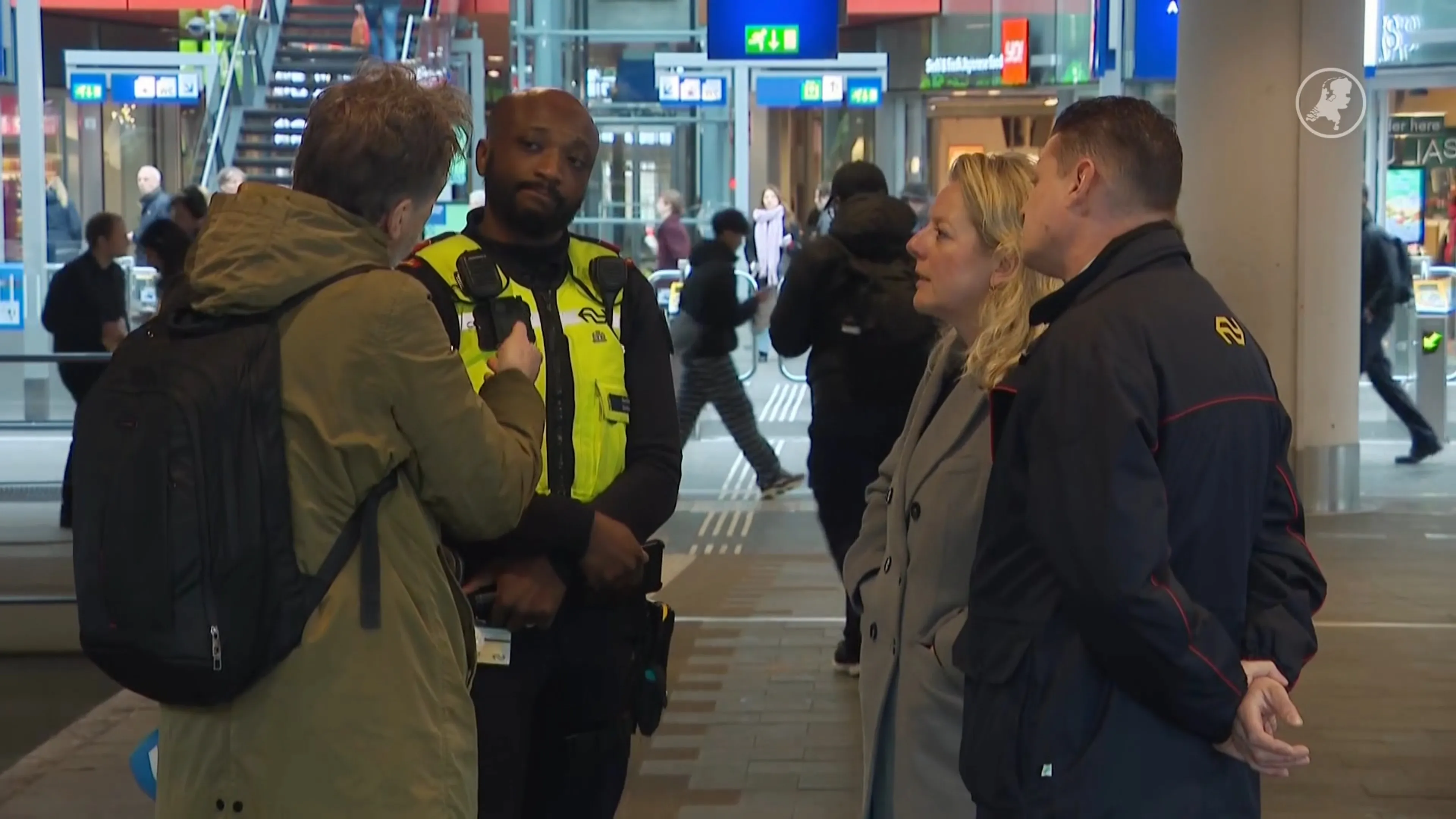 Helft vrouwen, 1 op 3 mannen voelt zich geregeld of soms onveilig in ov